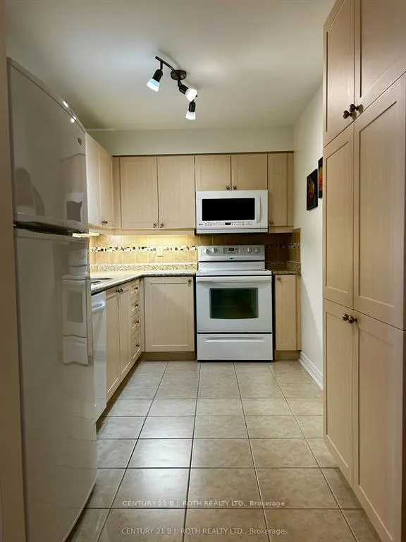 Photo 7 of Unit 203, 500 Mapleview Drive W, Barrie, Holly — HOMEH
