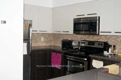 Photo 3 of Unit 910, 11 St. Joseph Street, Toronto, University — HOMEH