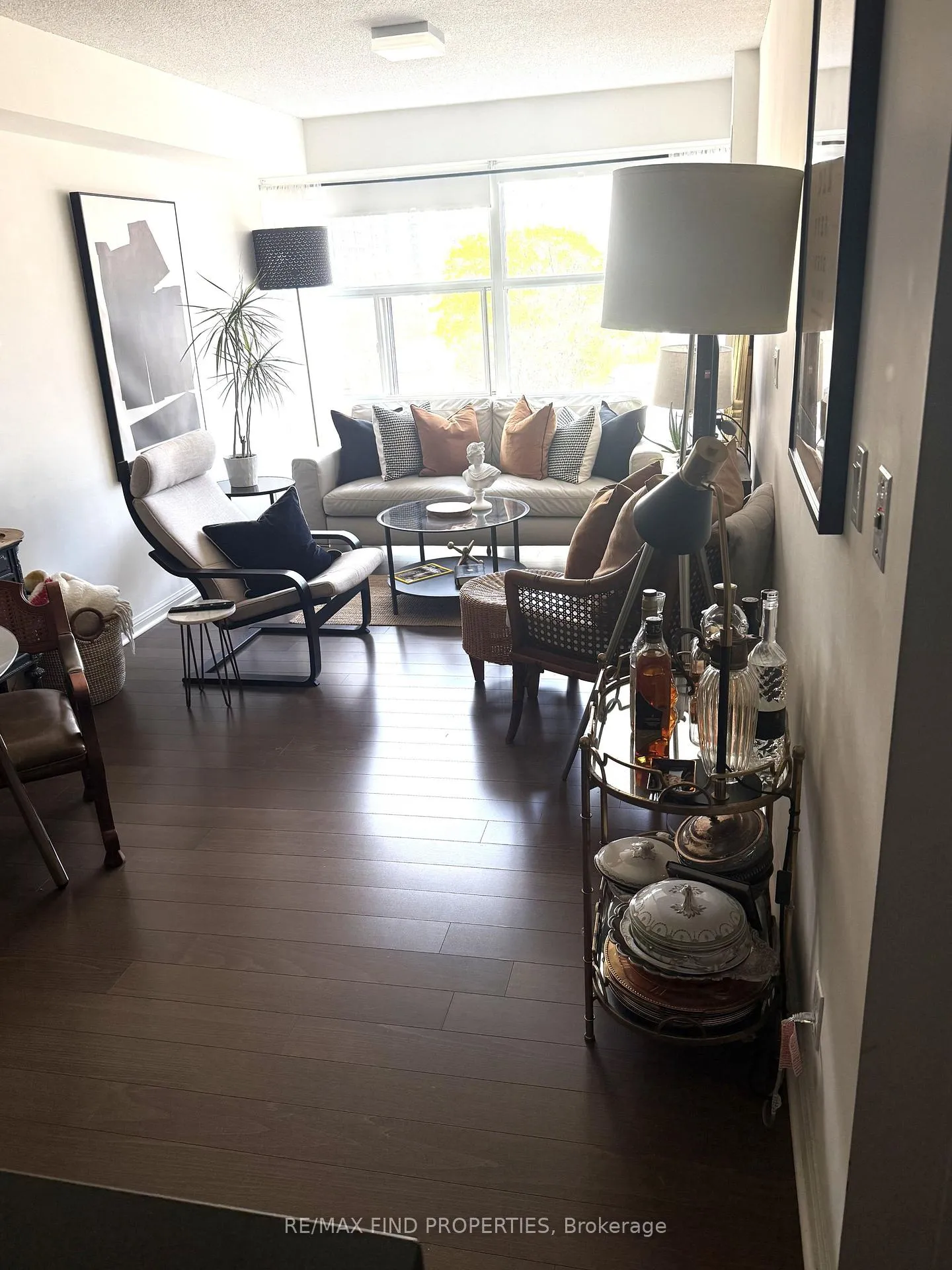 Photo 4 of Unit 910, 11 St. Joseph Street, Toronto, University — HOMEH