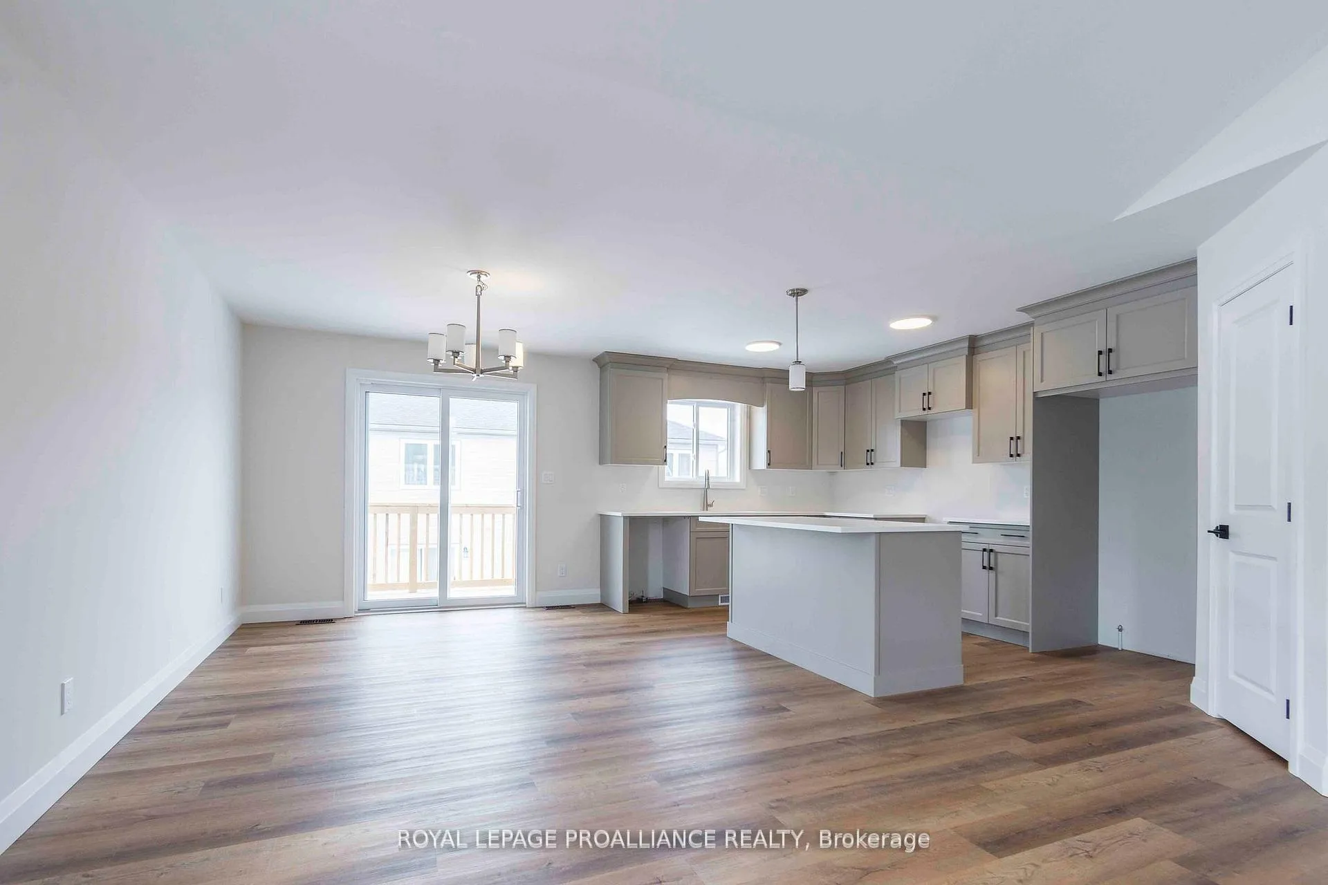 Photo 6 of 78 Stirling Crescent, Prince Edward County, South Marysburg Ward — HOMEH