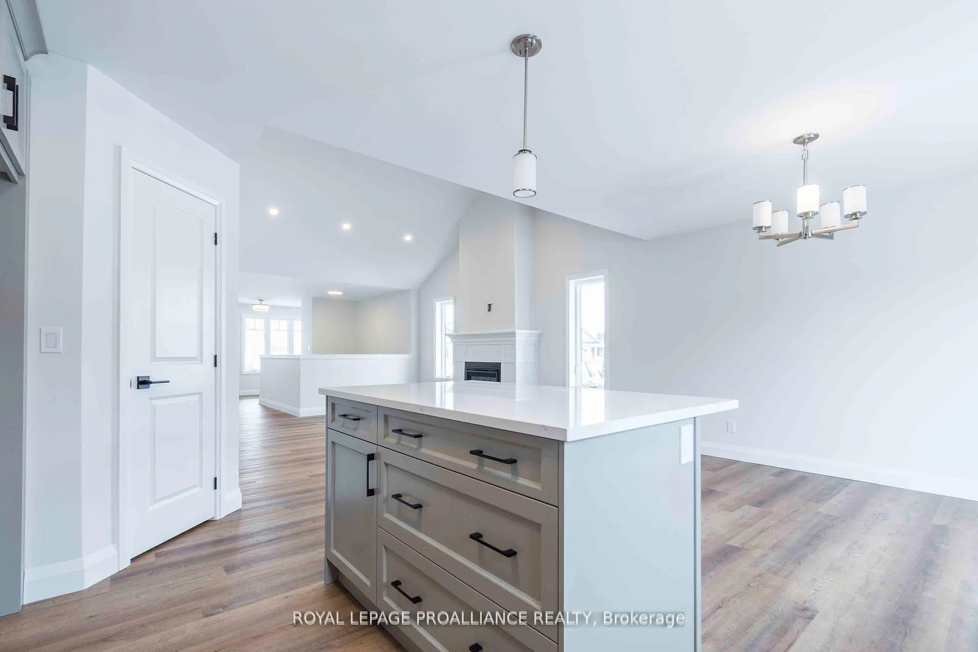 Photo 10 of 78 Stirling Crescent, Prince Edward County, South Marysburg Ward — HOMEH