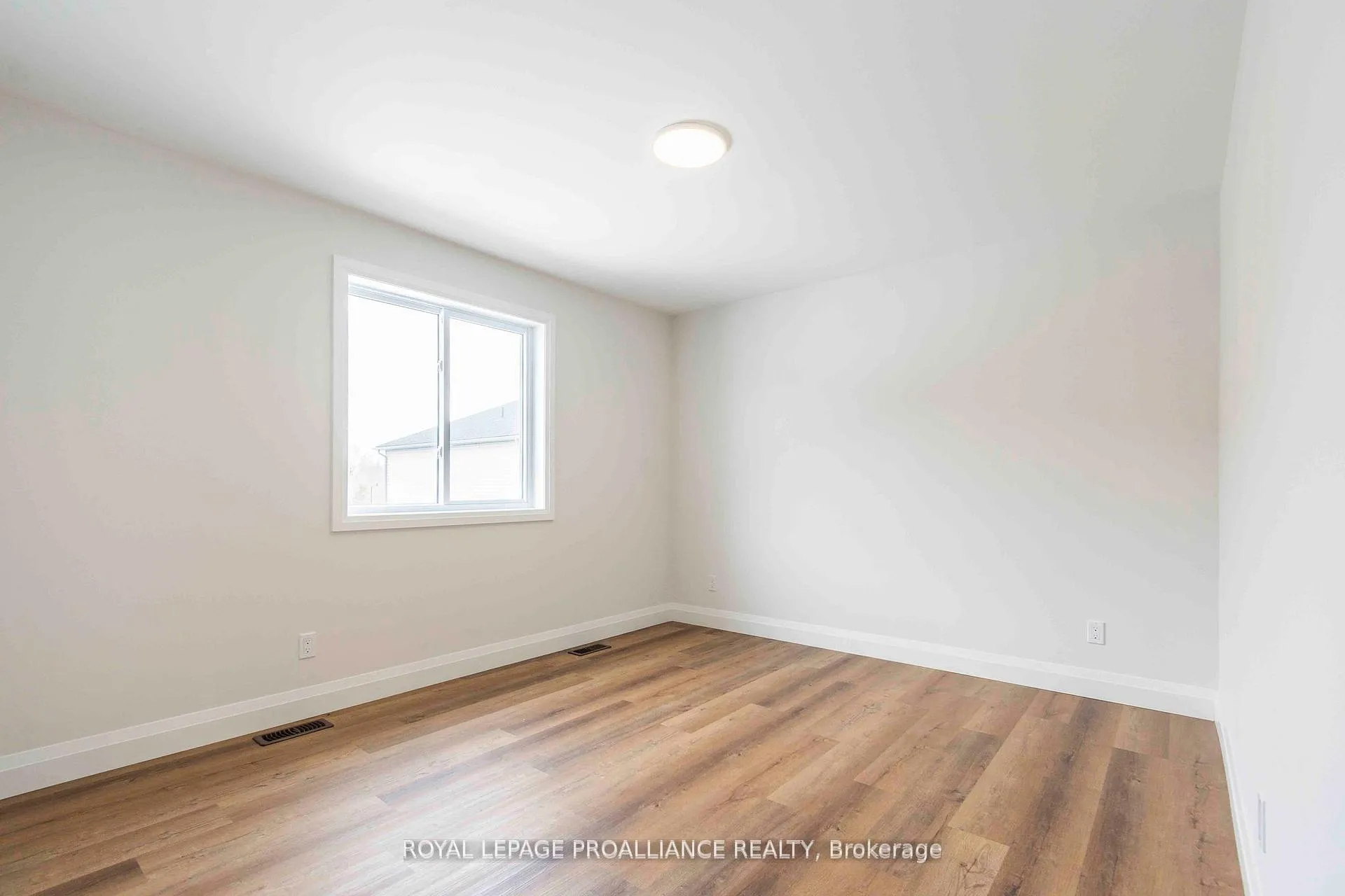 Photo 12 of 78 Stirling Crescent, Prince Edward County, South Marysburg Ward — HOMEH