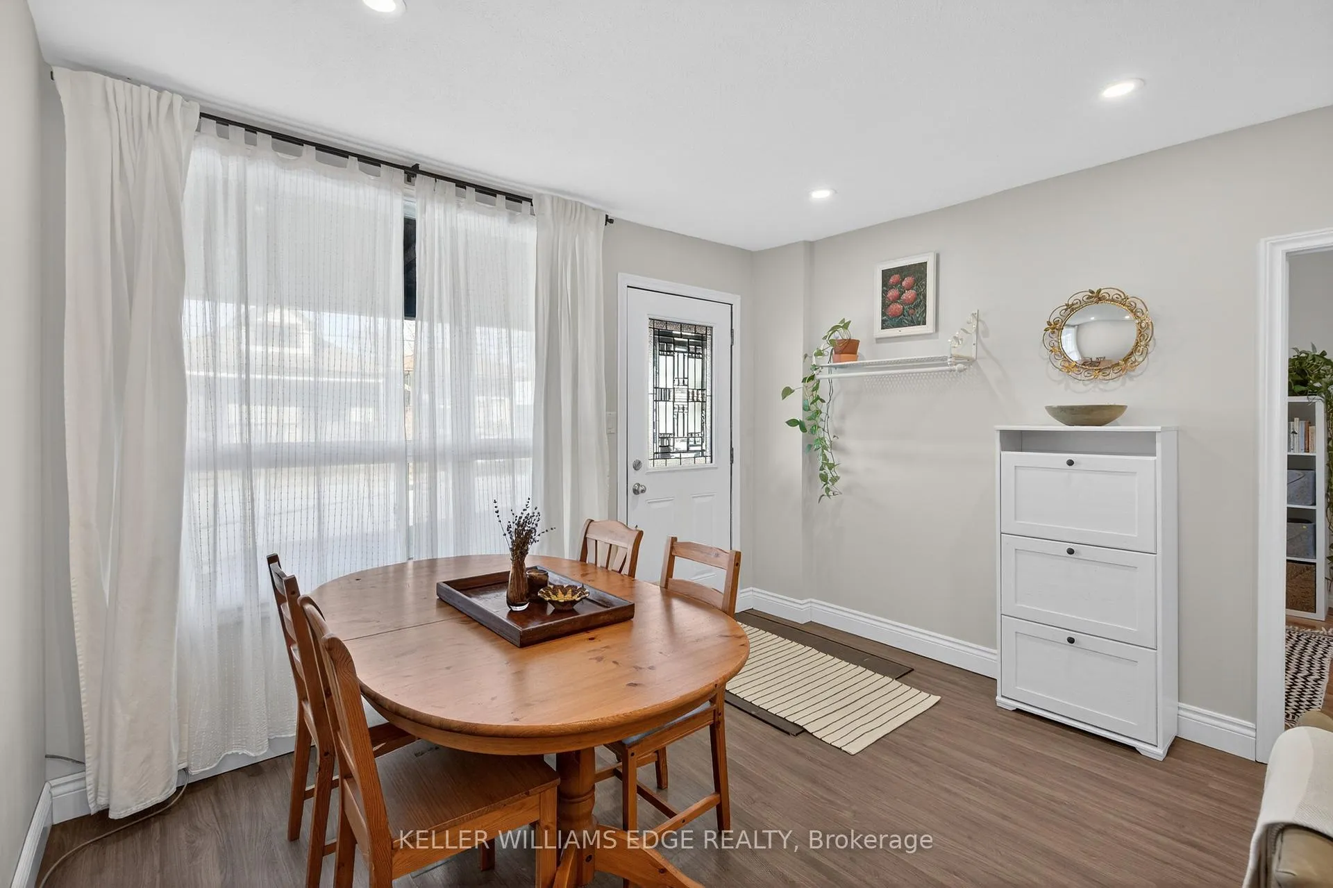 Photo 3 of 262 Britannia Avenue, Hamilton, Homeside — HOMEH
