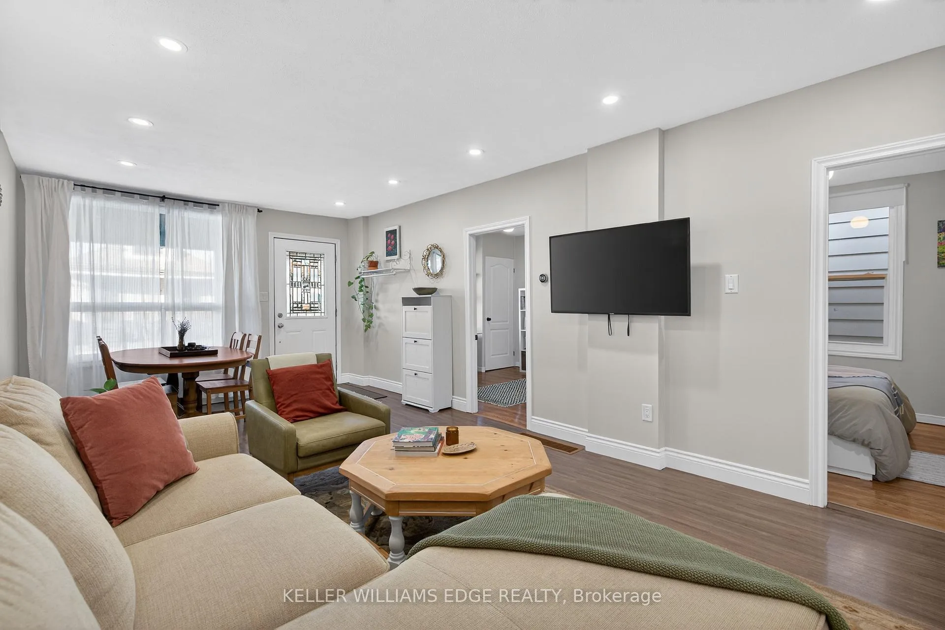 Photo 7 of 262 Britannia Avenue, Hamilton, Homeside — HOMEH