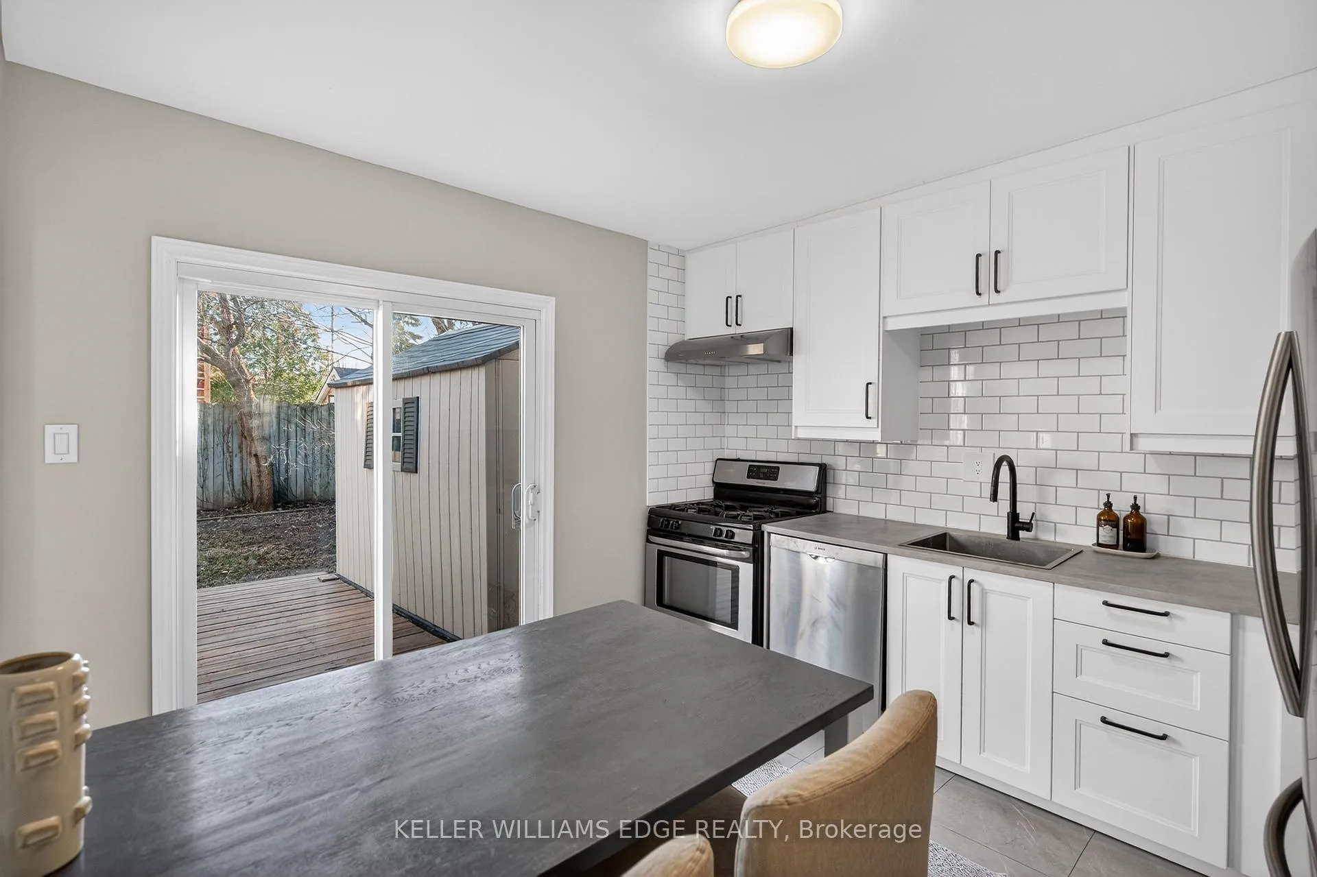 Photo 10 of 262 Britannia Avenue, Hamilton, Homeside — HOMEH