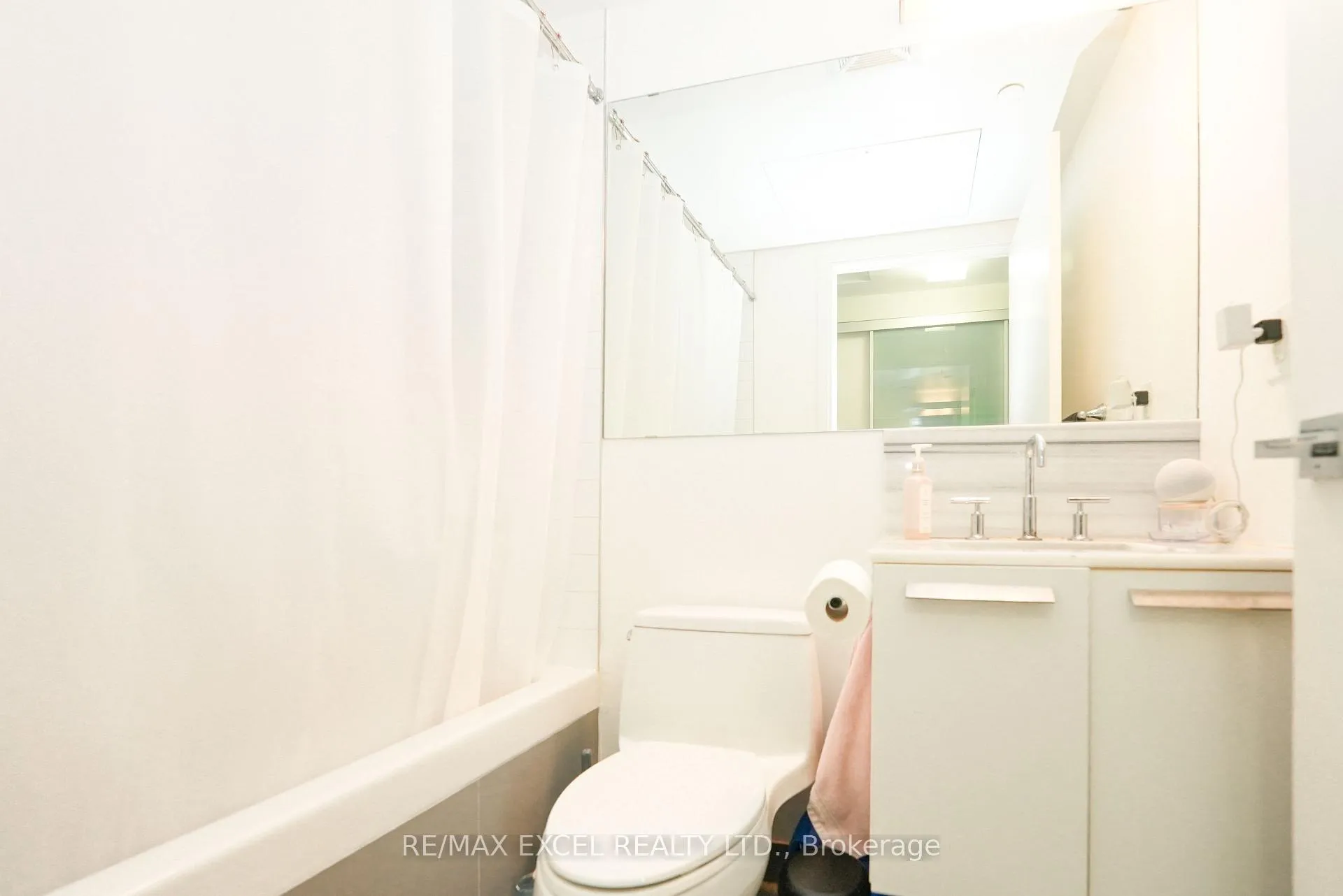 Photo 14 of Unit 510, 42 Charles Street E, Toronto, Church-Yonge Corridor — HOMEH
