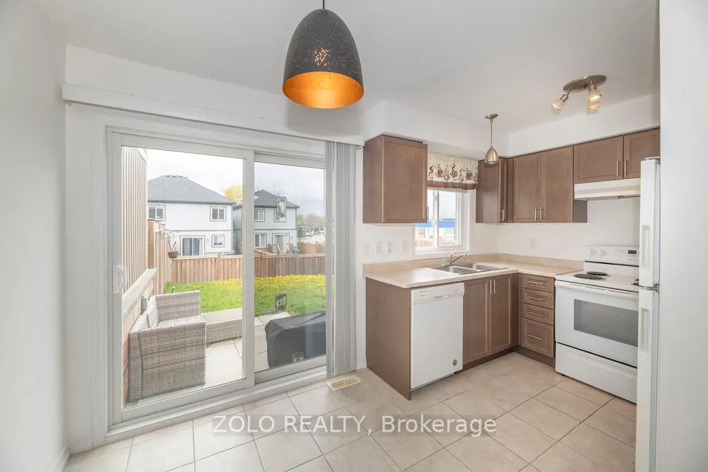 Photo 6 of 19 Frank's Way, Barrie, Allandale — HOMEH