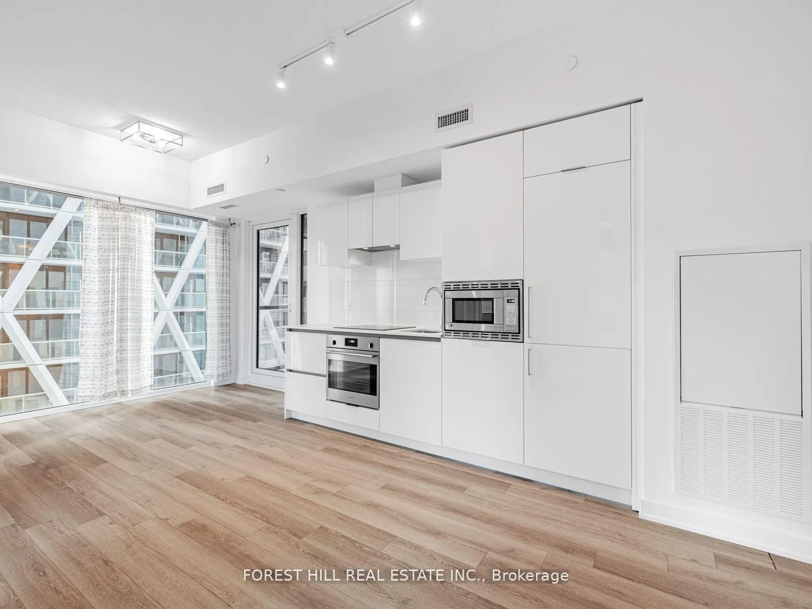 Photo 9 of Unit 1104, 238 Simcoe Street, Toronto, Kensington-Chinatown — HOMEH