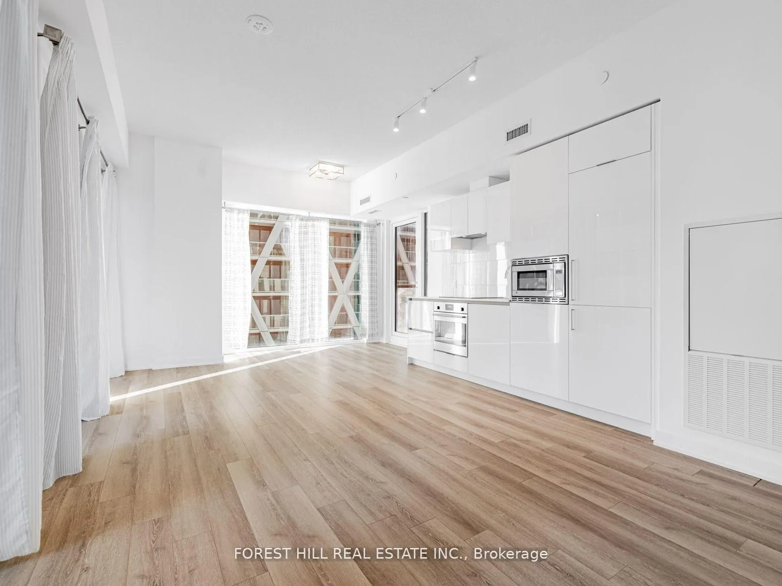 Photo 10 of Unit 1104, 238 Simcoe Street, Toronto, Kensington-Chinatown — HOMEH