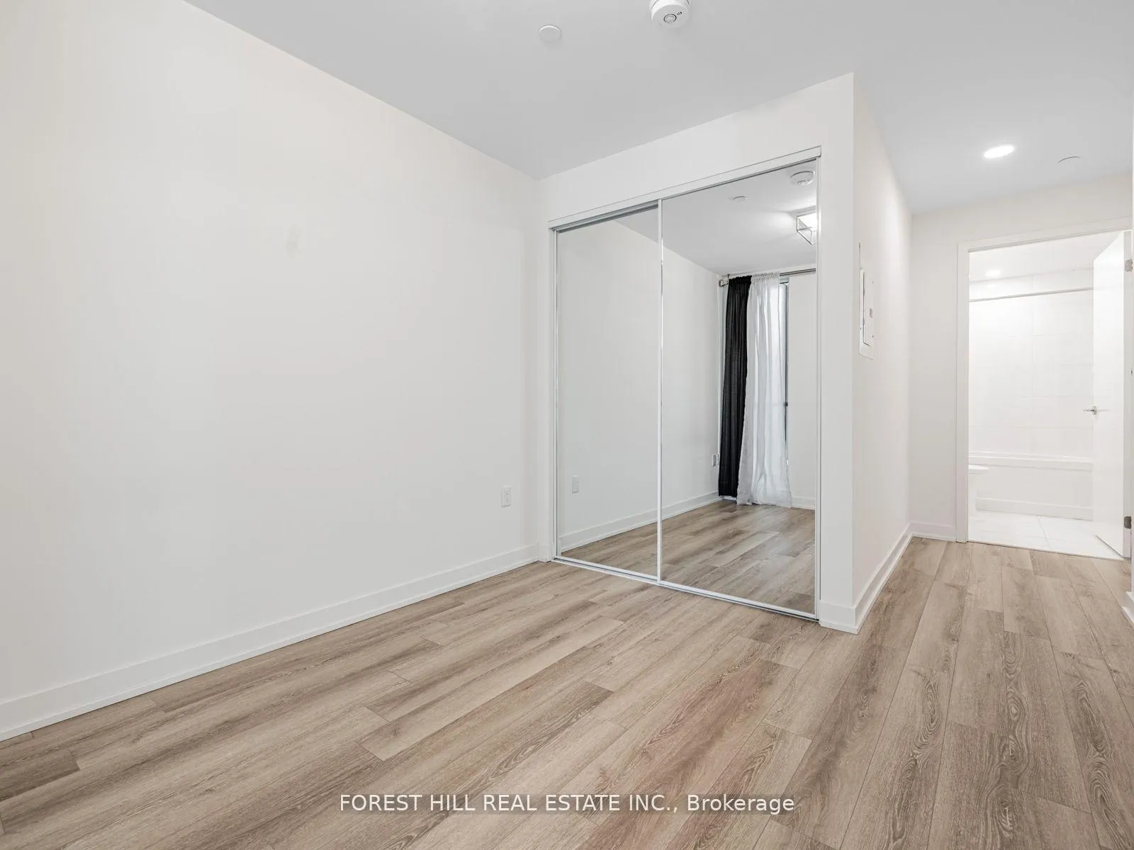 Photo 16 of Unit 1104, 238 Simcoe Street, Toronto, Kensington-Chinatown — HOMEH