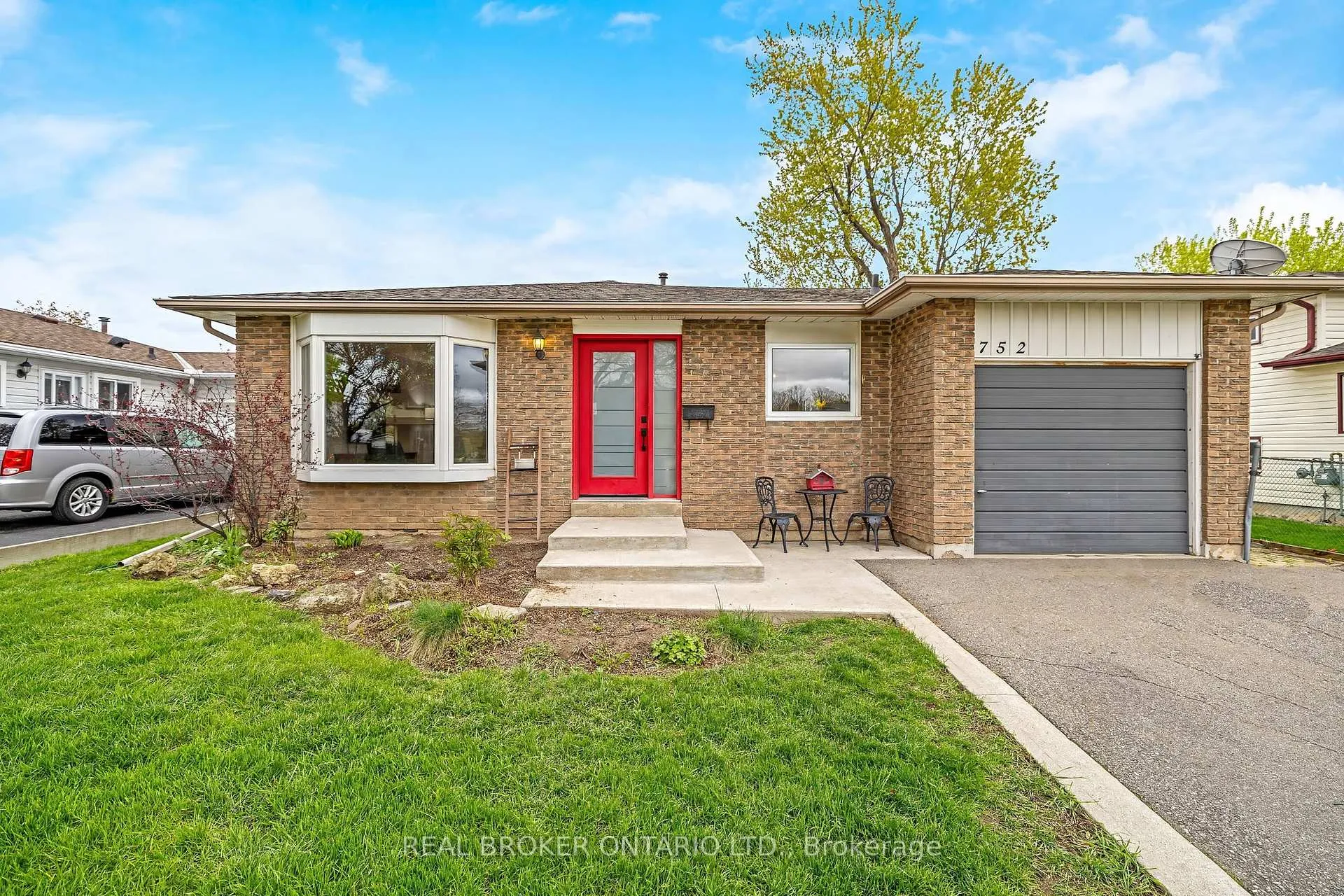 Photo 2 of 752 Mackenzie Drive, Milton, Dorset Park — HOMEH