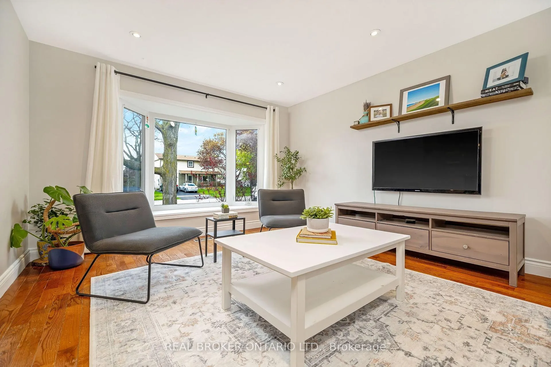 Photo 7 of 752 Mackenzie Drive, Milton, Dorset Park — HOMEH