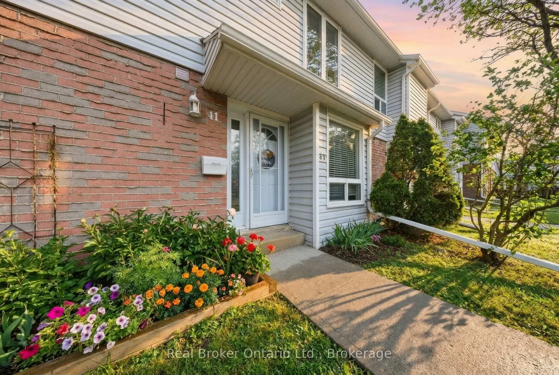 Photo 1 of Unit 41, 32 Mowat Boulevard, Kitchener, Meinzinger — HOMEH