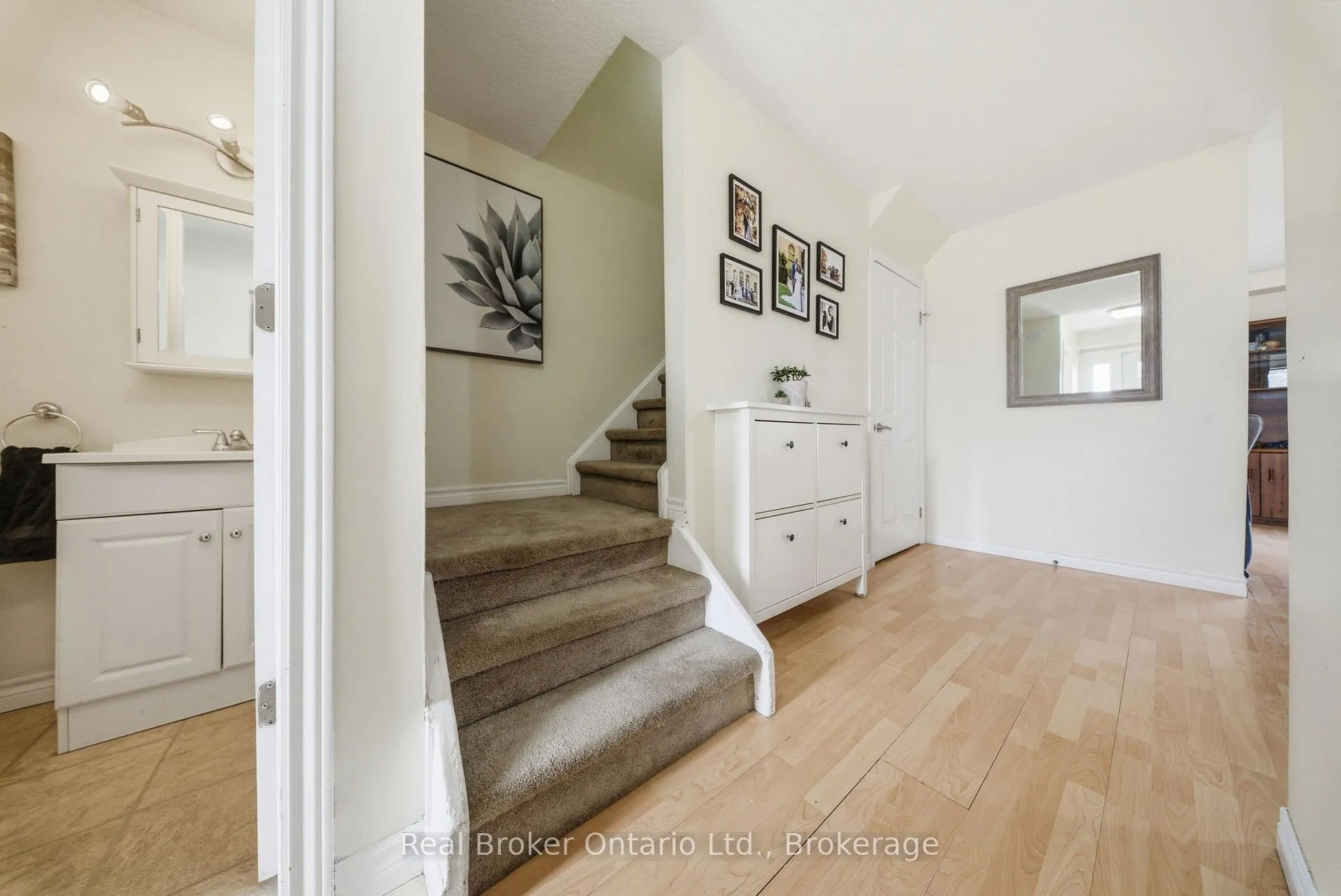 Photo 4 of Unit 41, 32 Mowat Boulevard, Kitchener, Meinzinger — HOMEH