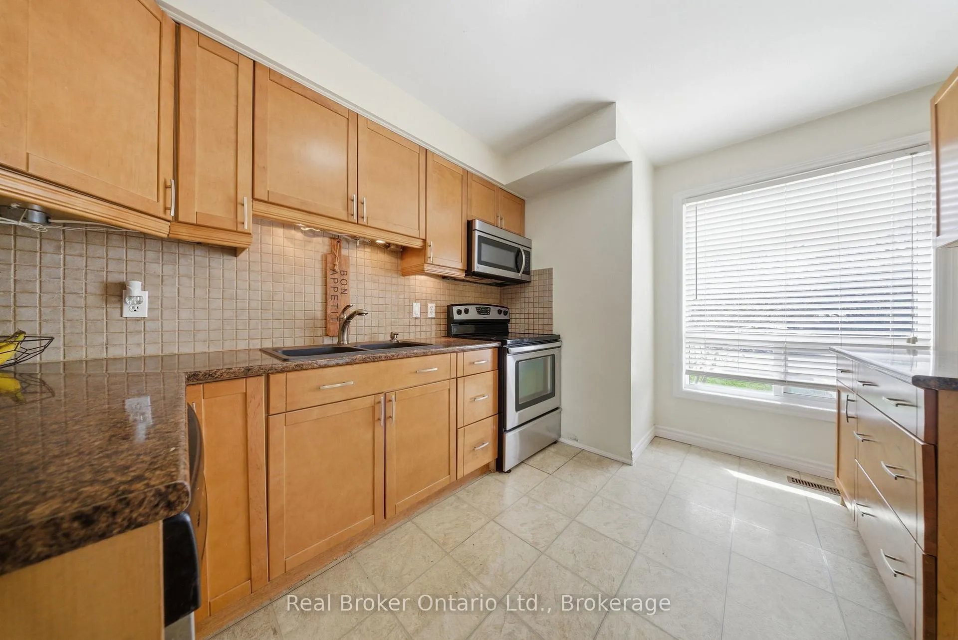 Photo 5 of Unit 41, 32 Mowat Boulevard, Kitchener, Meinzinger — HOMEH