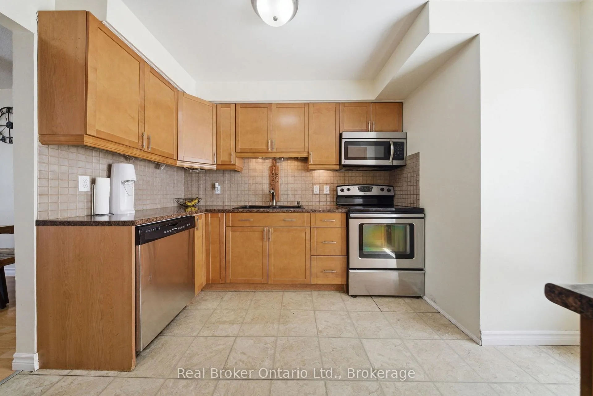 Photo 8 of Unit 41, 32 Mowat Boulevard, Kitchener, Meinzinger — HOMEH