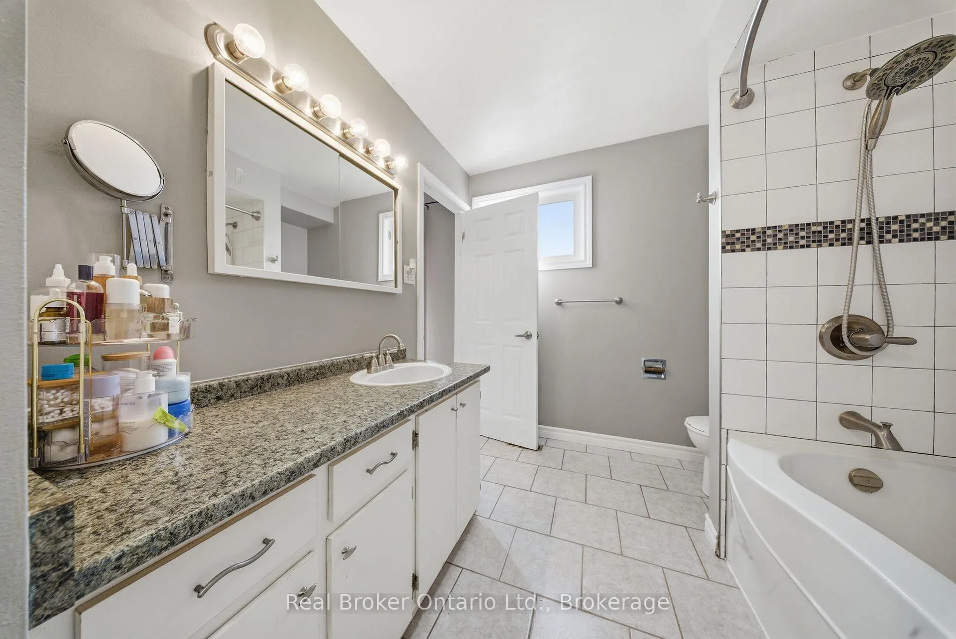 Photo 17 of Unit 41, 32 Mowat Boulevard, Kitchener, Meinzinger — HOMEH