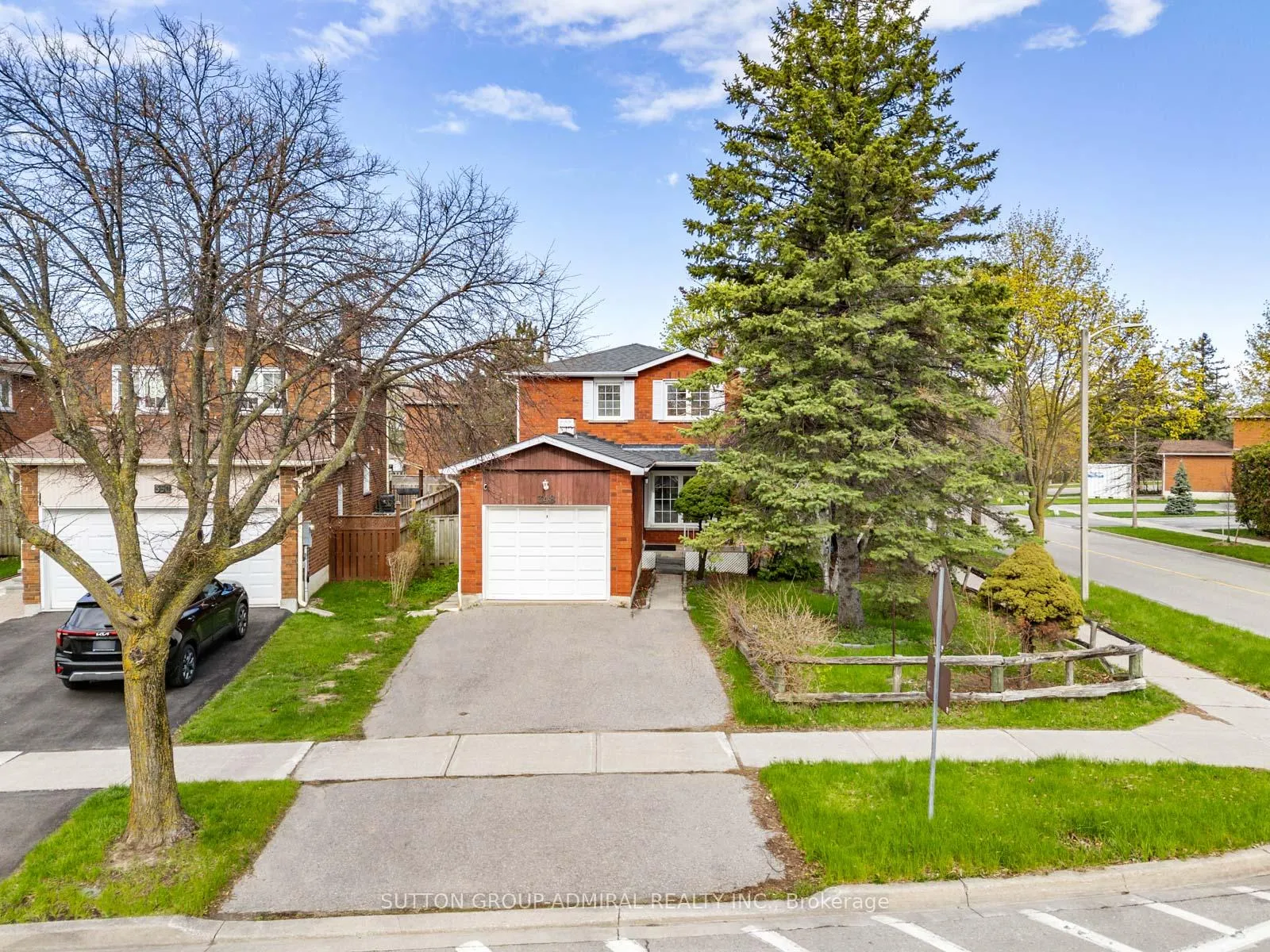 Photo 3 of 348 Brownridge Drive, Vaughan, Brownridge — HOMEH