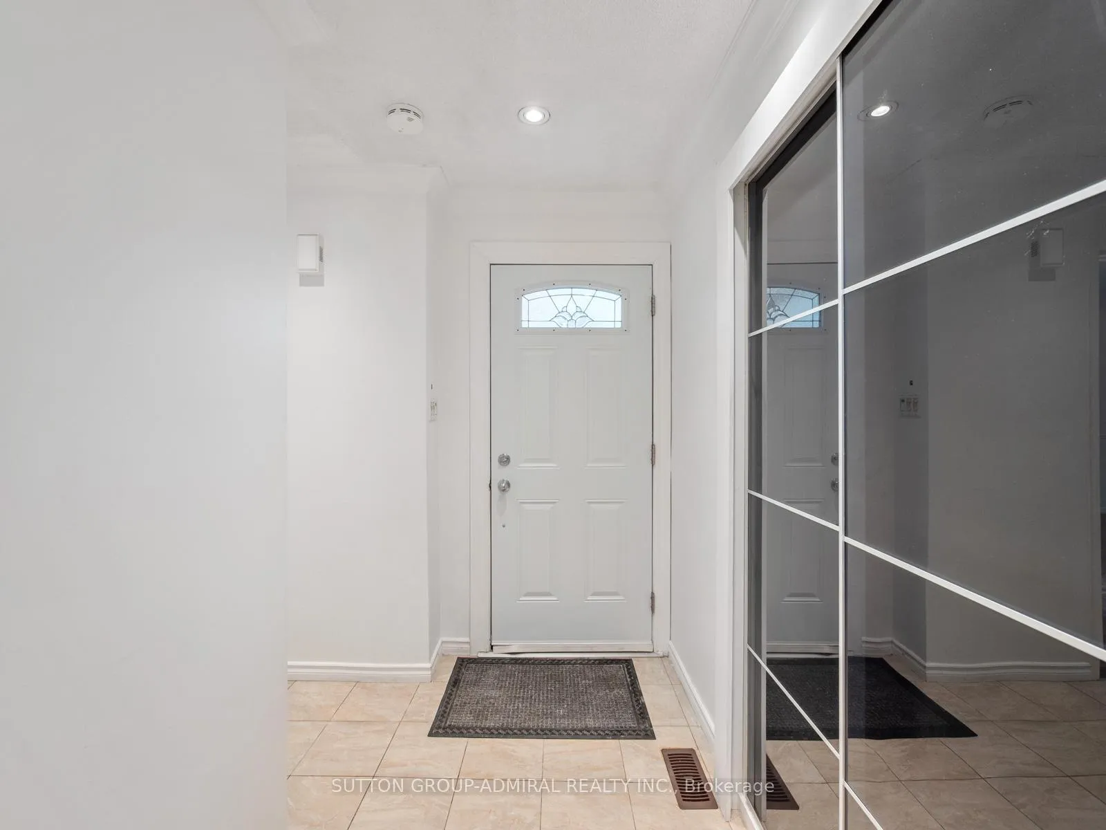 Photo 4 of 348 Brownridge Drive, Vaughan, Brownridge — HOMEH
