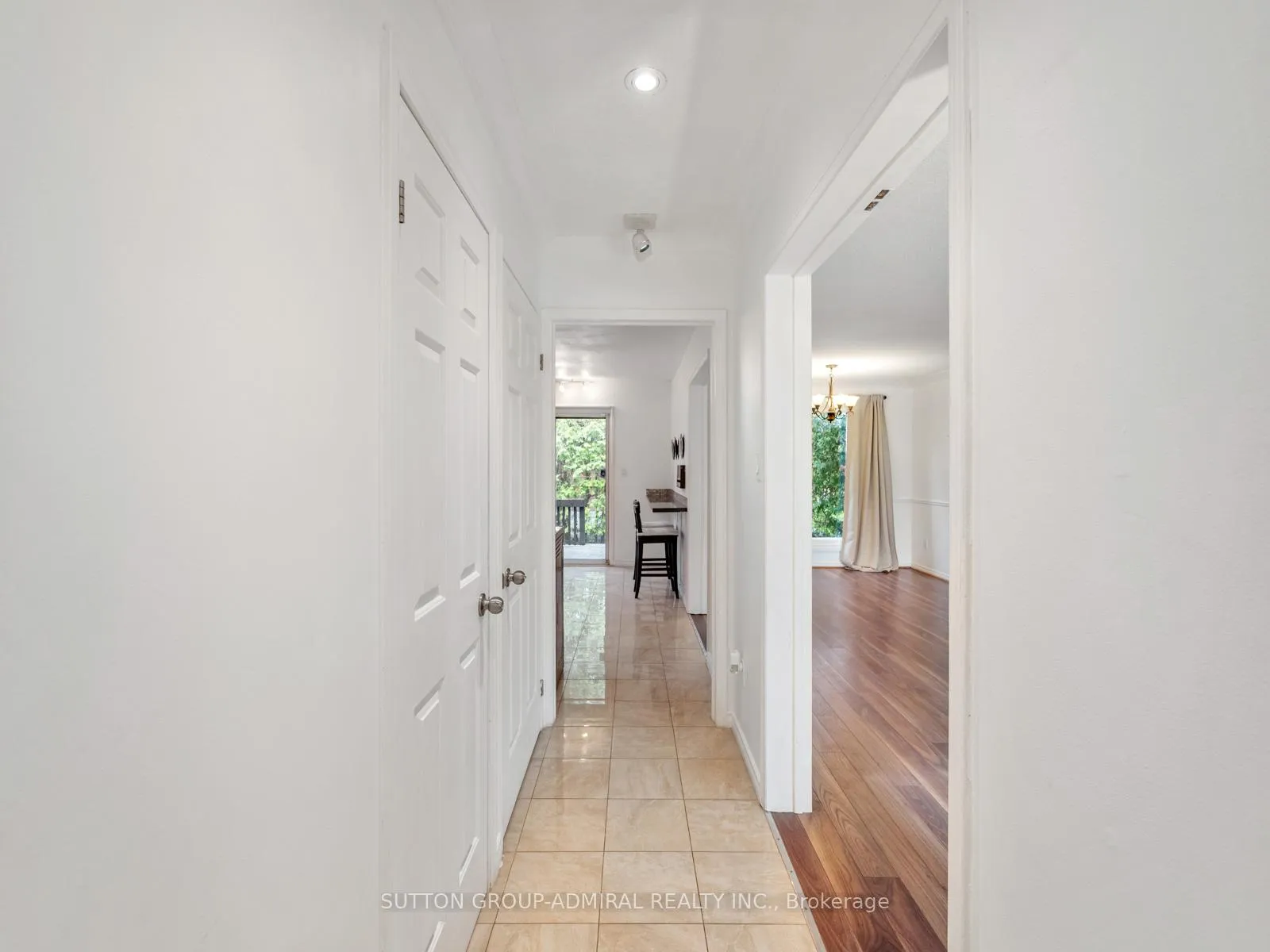 Photo 5 of 348 Brownridge Drive, Vaughan, Brownridge — HOMEH