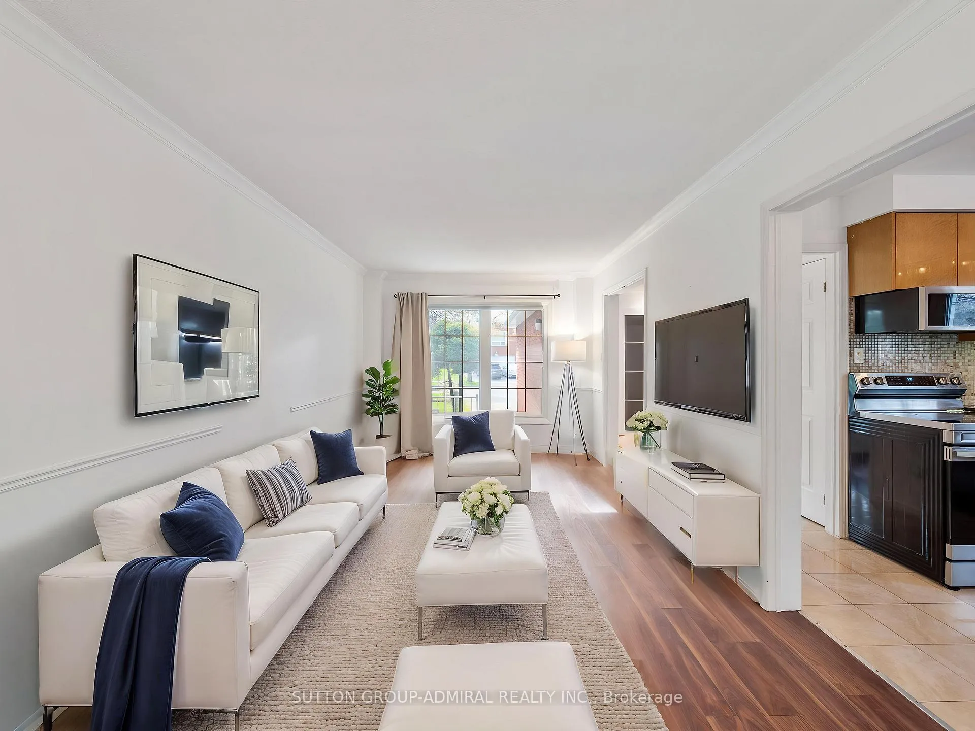 Photo 6 of 348 Brownridge Drive, Vaughan, Brownridge — HOMEH