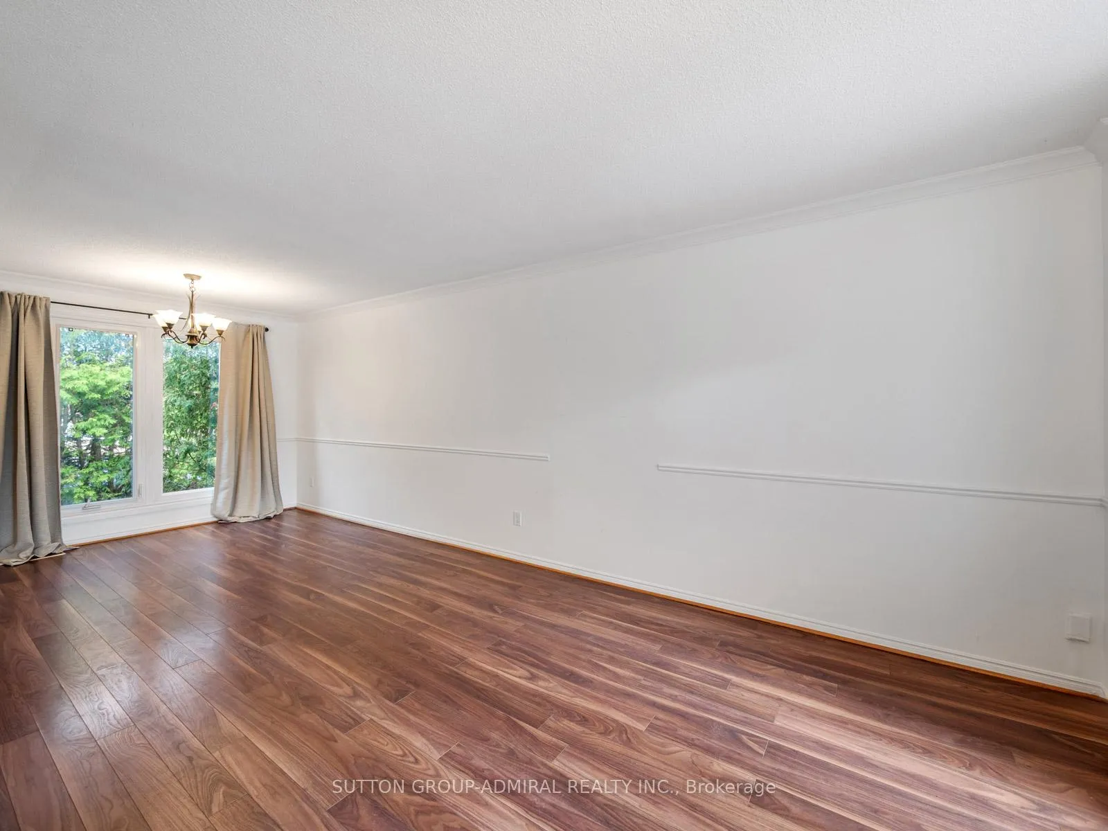 Photo 9 of 348 Brownridge Drive, Vaughan, Brownridge — HOMEH