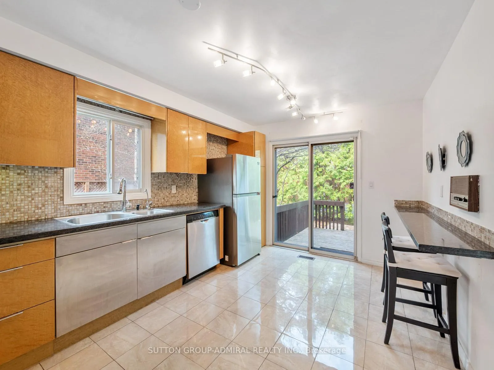 Photo 10 of 348 Brownridge Drive, Vaughan, Brownridge — HOMEH
