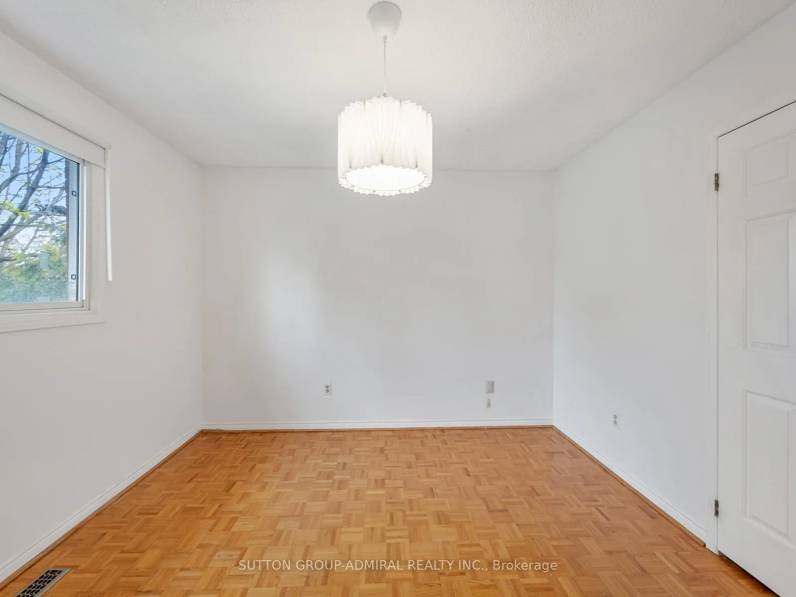 Photo 19 of 348 Brownridge Drive, Vaughan, Brownridge — HOMEH