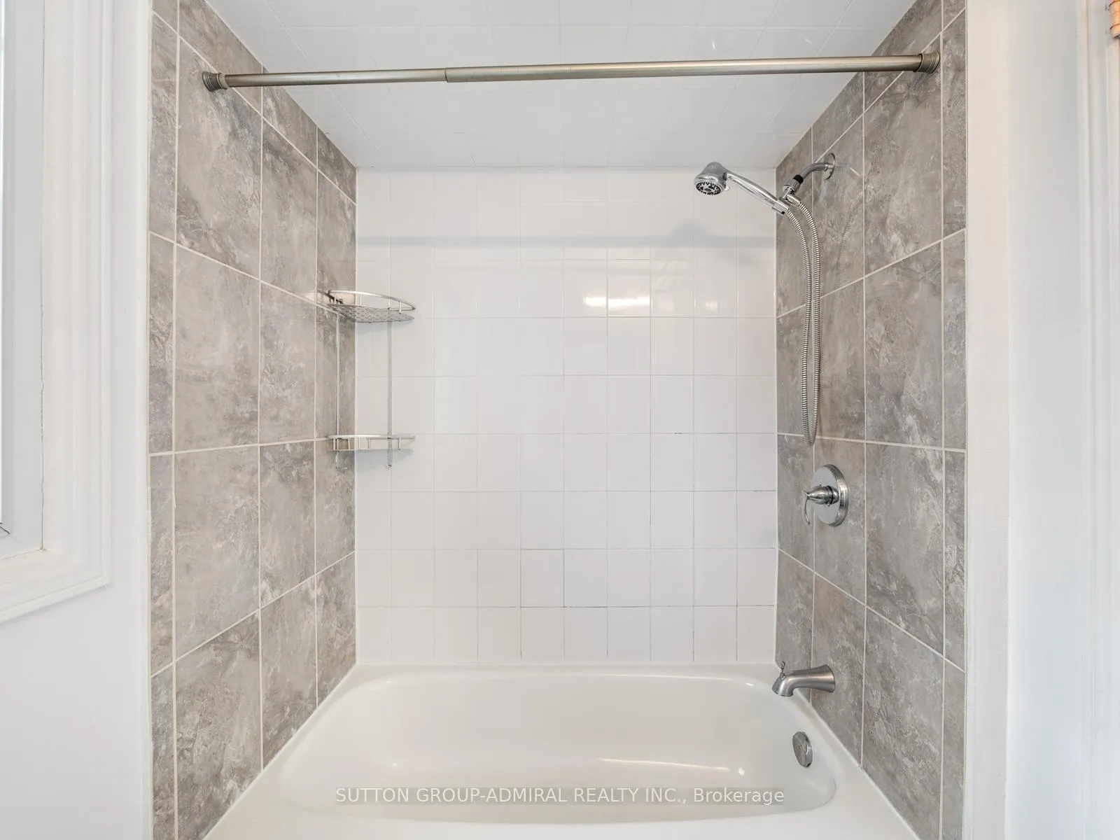 Photo 26 of 348 Brownridge Drive, Vaughan, Brownridge — HOMEH
