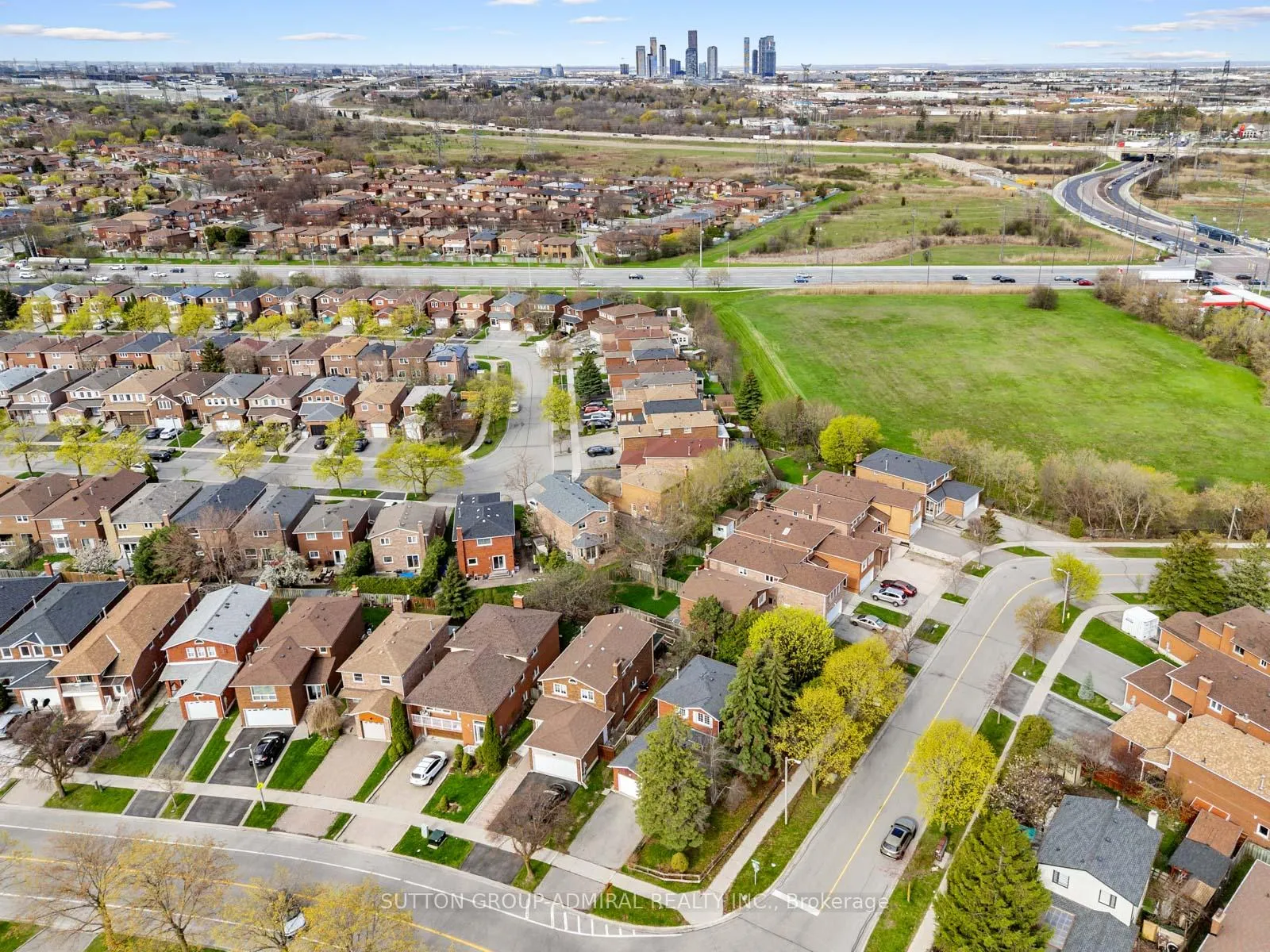 Photo 42 of 348 Brownridge Drive, Vaughan, Brownridge — HOMEH