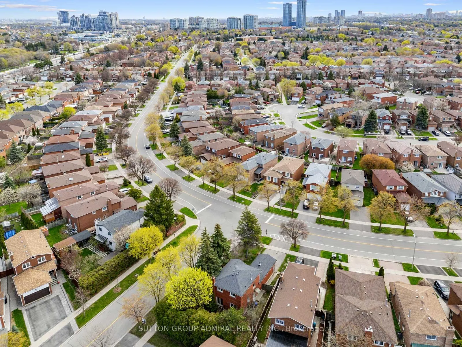 Photo 43 of 348 Brownridge Drive, Vaughan, Brownridge — HOMEH