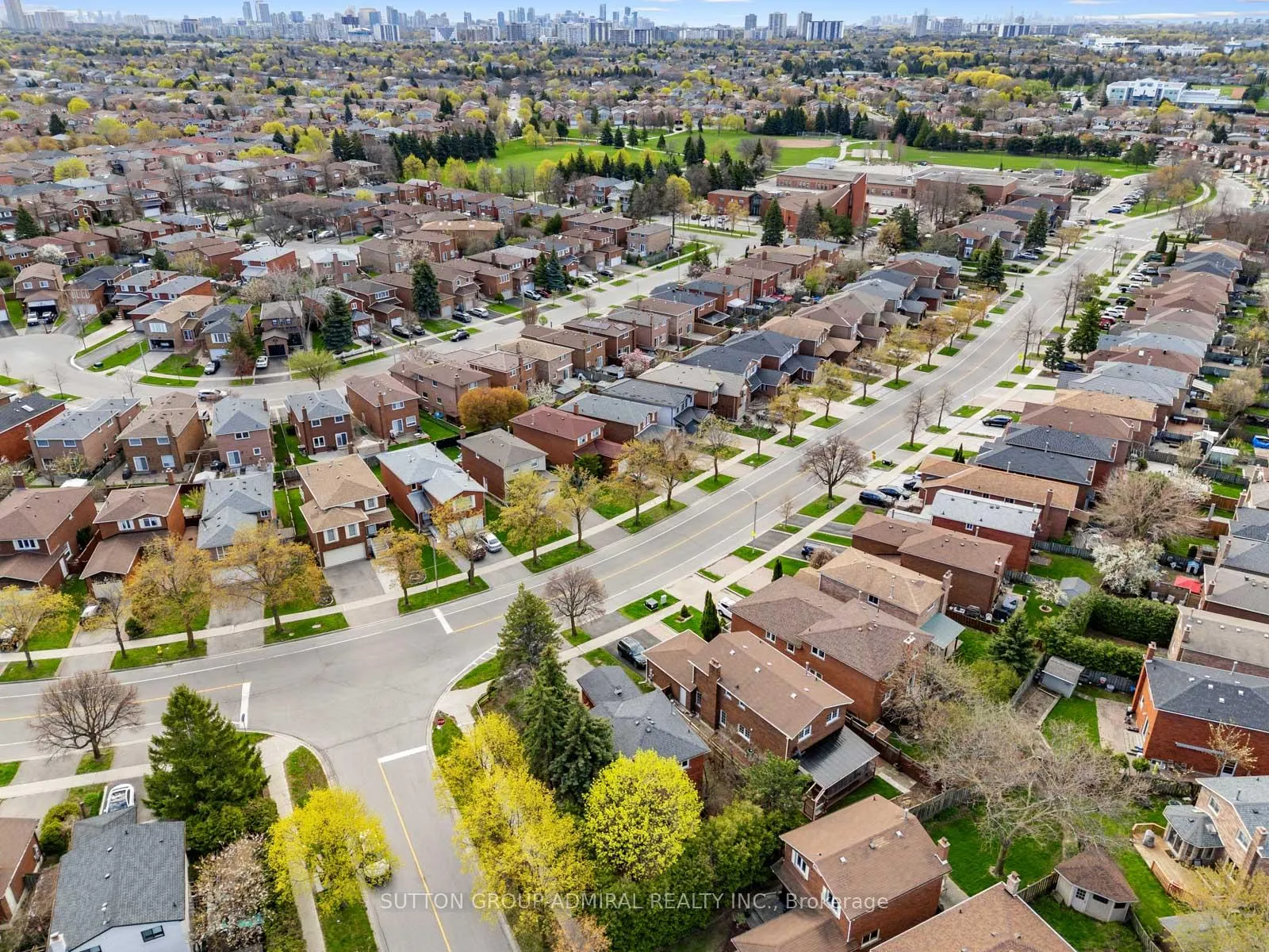 Photo 45 of 348 Brownridge Drive, Vaughan, Brownridge — HOMEH