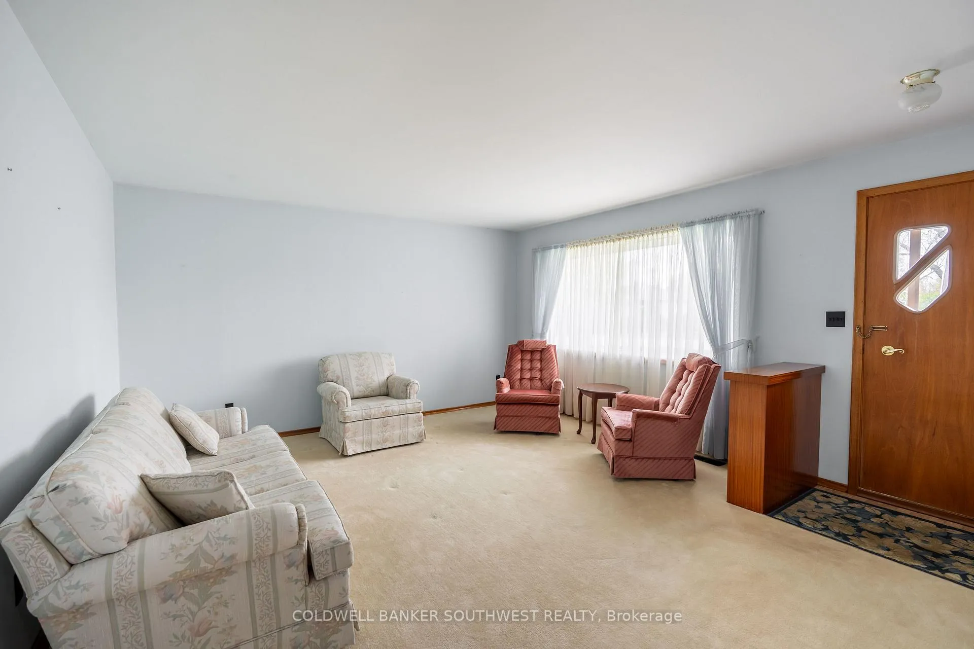 Photo 4 of 1003 Michigan Avenue, Sarnia — HOMEH
