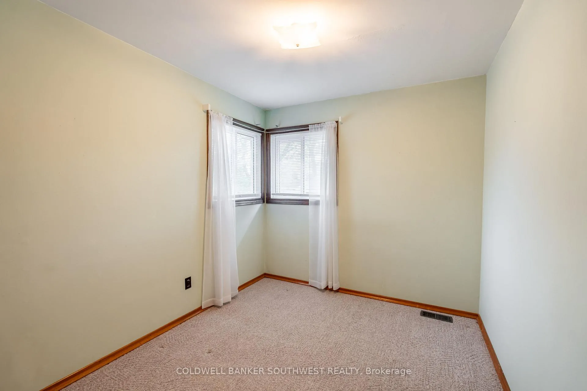 Photo 18 of 1003 Michigan Avenue, Sarnia — HOMEH