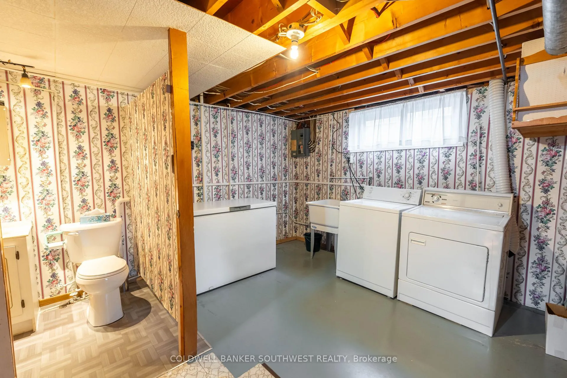 Photo 23 of 1003 Michigan Avenue, Sarnia — HOMEH