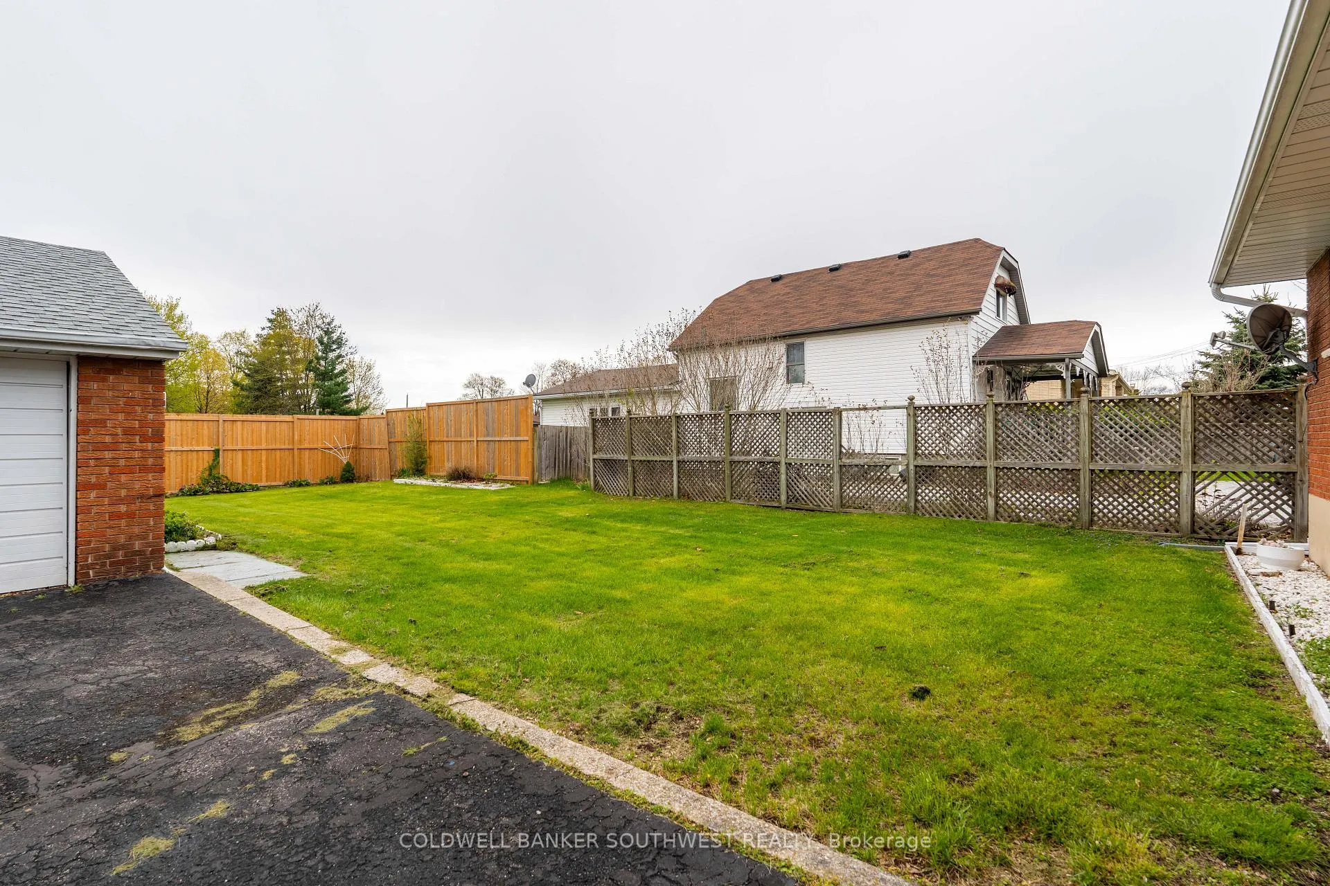 Photo 30 of 1003 Michigan Avenue, Sarnia — HOMEH