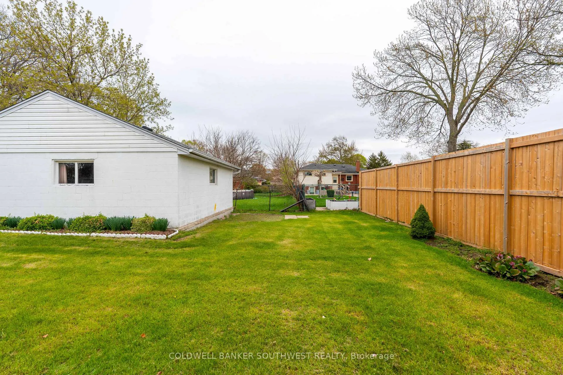 Photo 34 of 1003 Michigan Avenue, Sarnia — HOMEH