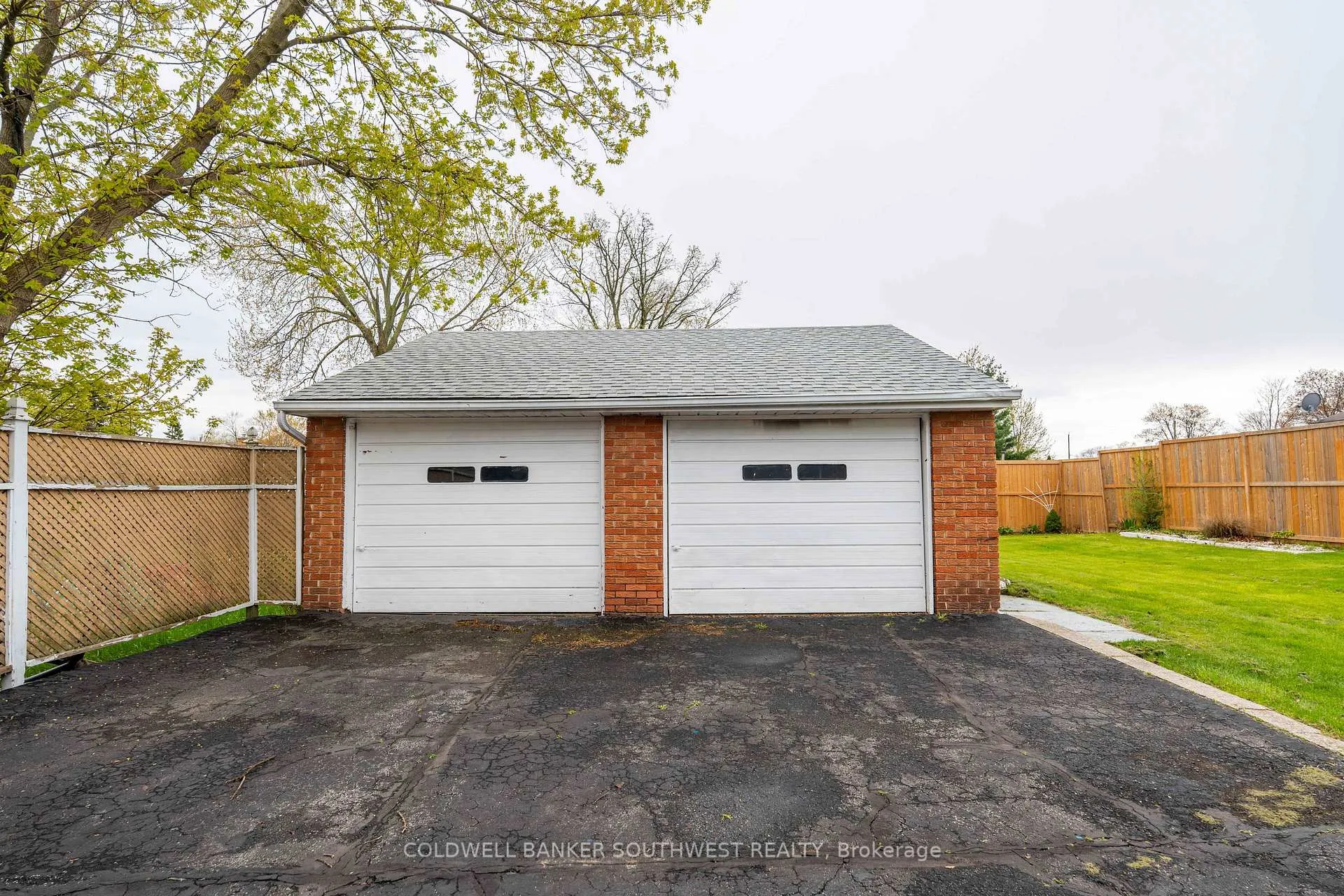 Photo 36 of 1003 Michigan Avenue, Sarnia — HOMEH