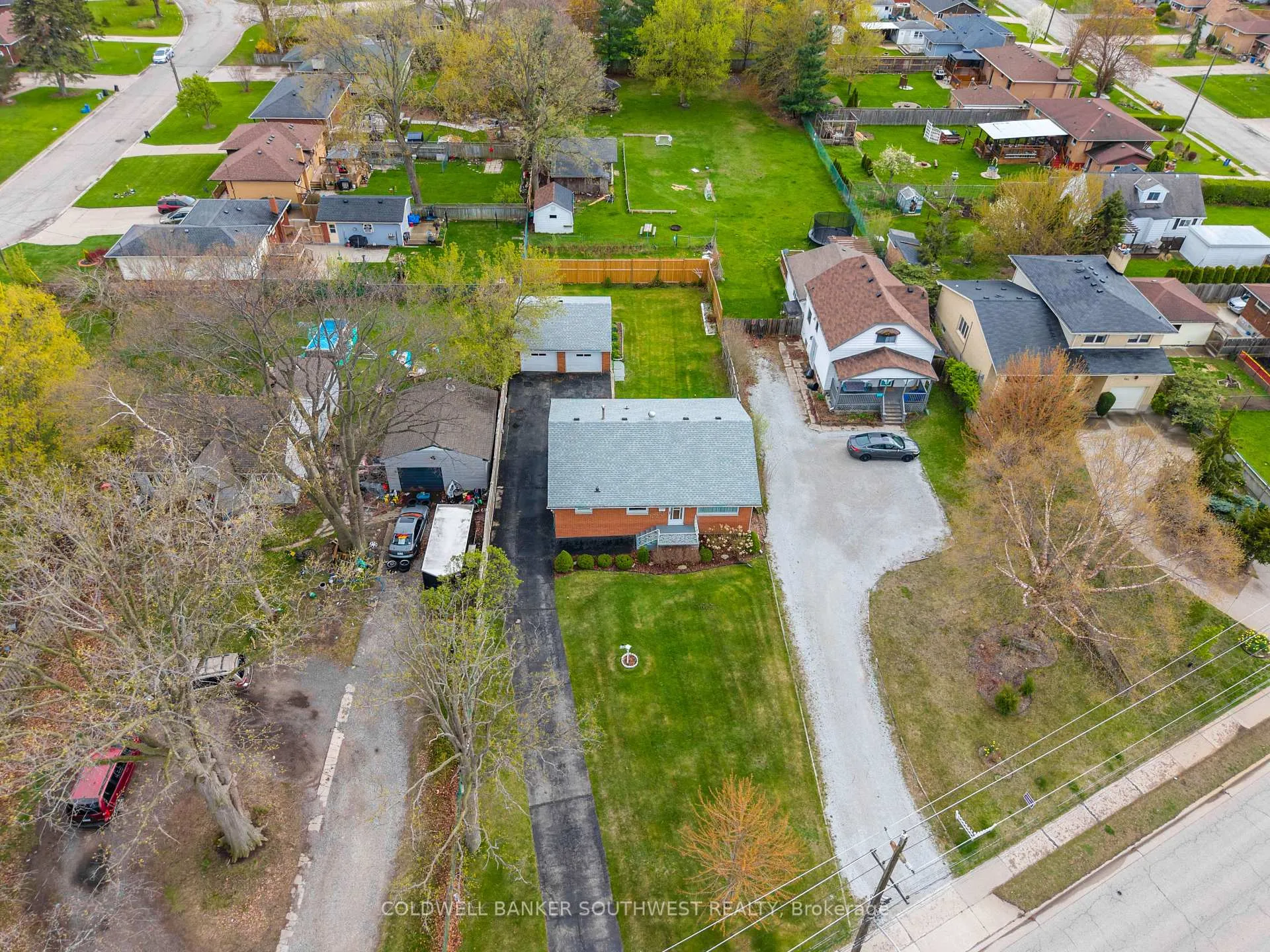 Photo 38 of 1003 Michigan Avenue, Sarnia — HOMEH