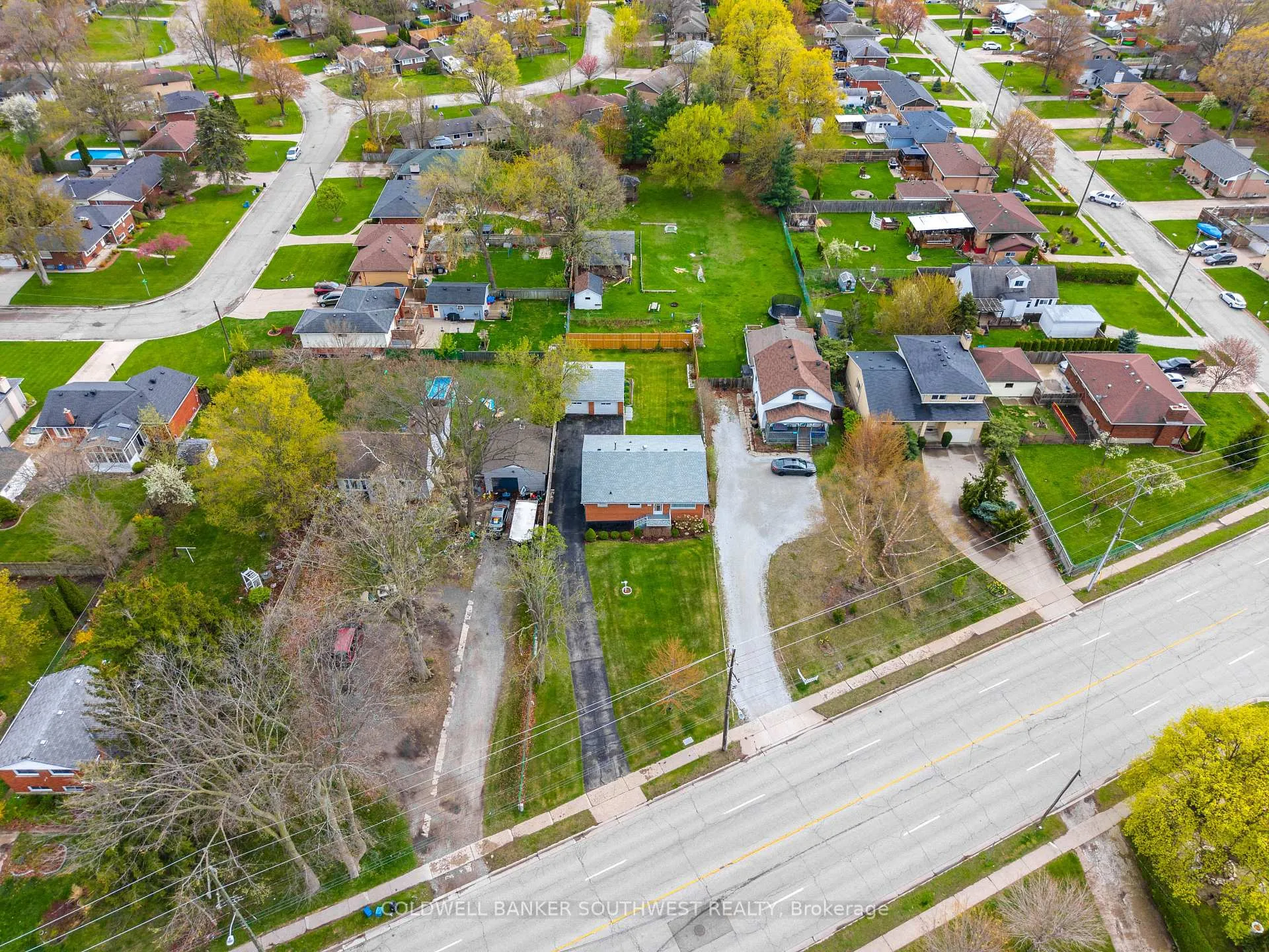 Photo 41 of 1003 Michigan Avenue, Sarnia — HOMEH