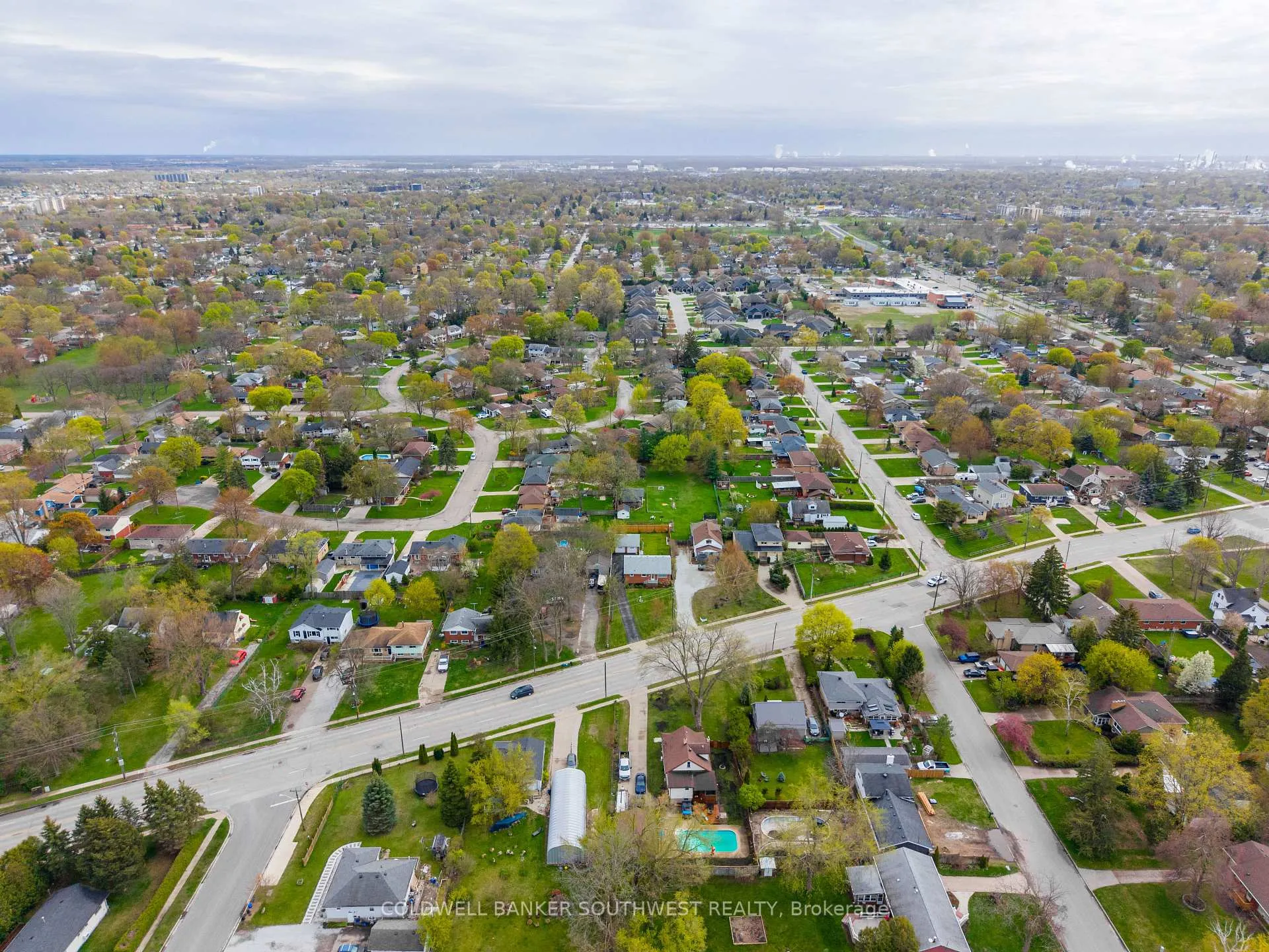 Photo 42 of 1003 Michigan Avenue, Sarnia — HOMEH