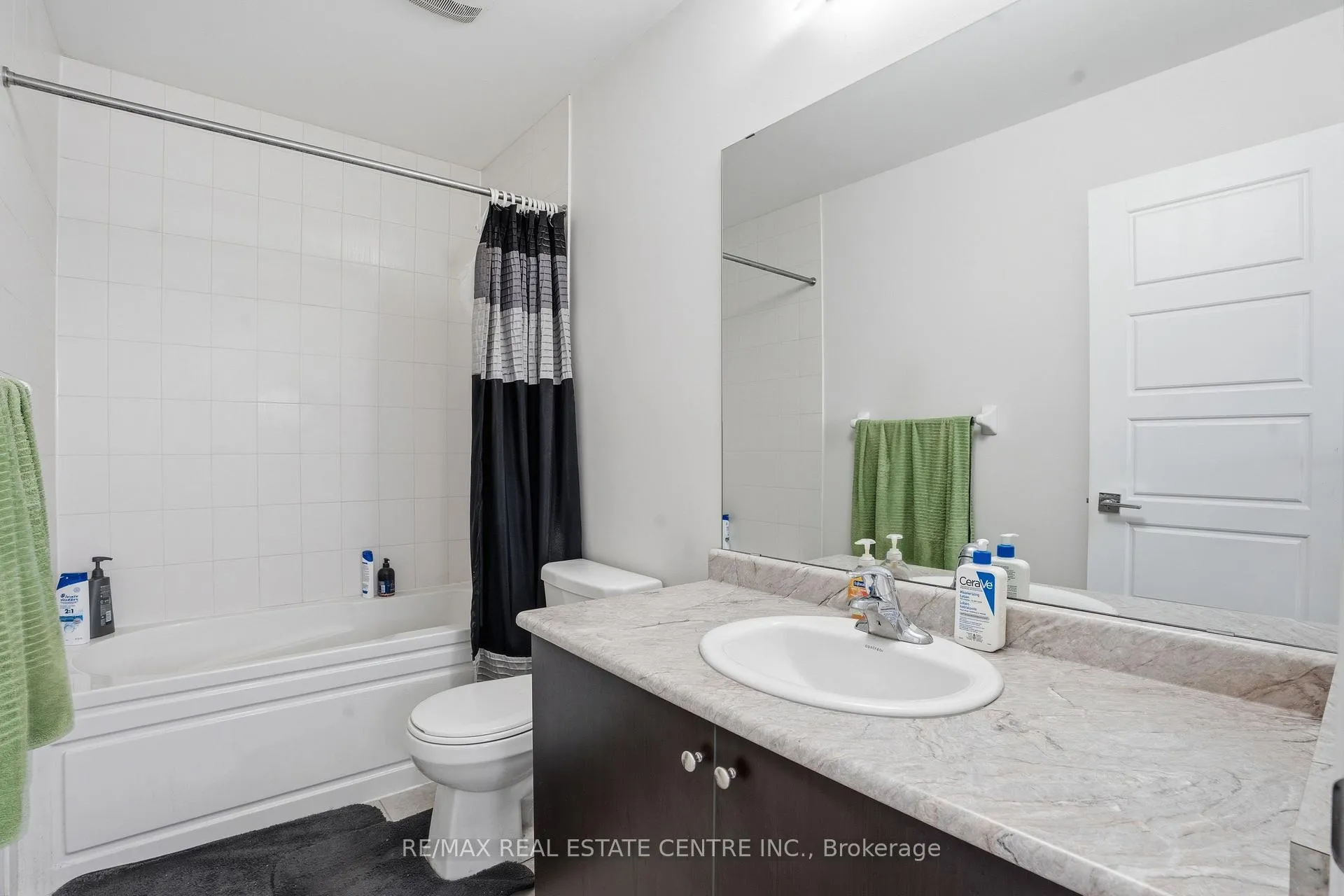 Photo 19 of 45 Longboat Run W, Brantford, Shellard Lane — HOMEH