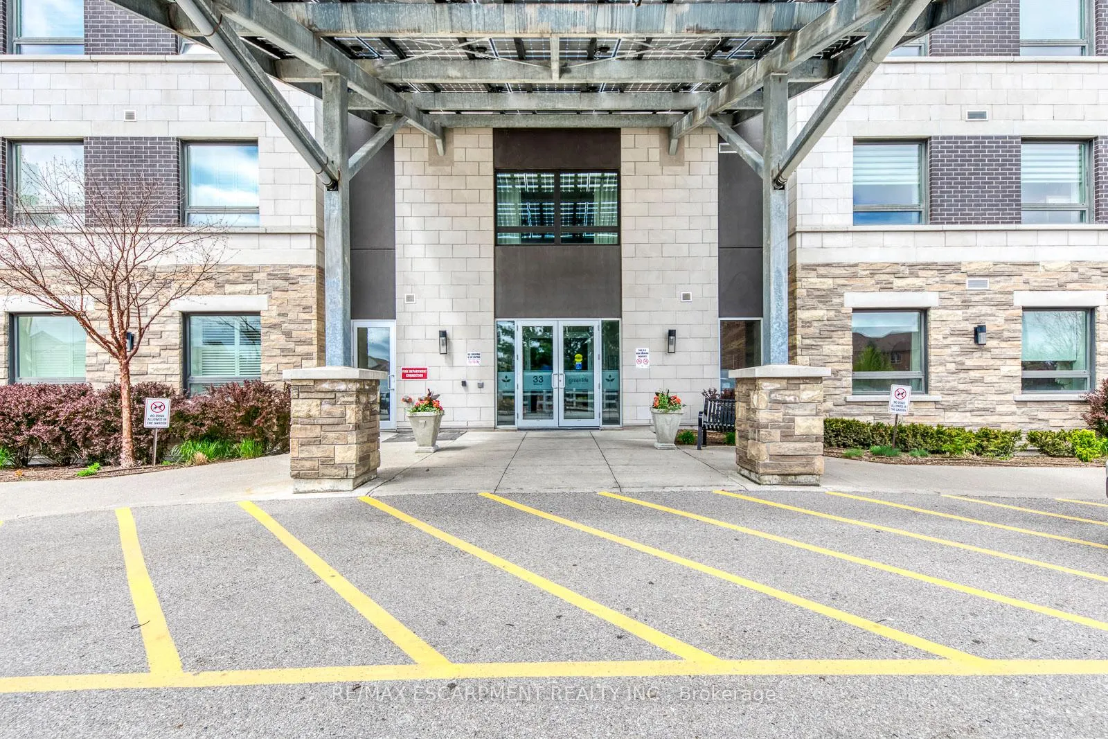 Photo 3 of Unit 217, 33 Whitmer Street, Milton, Scott — HOMEH