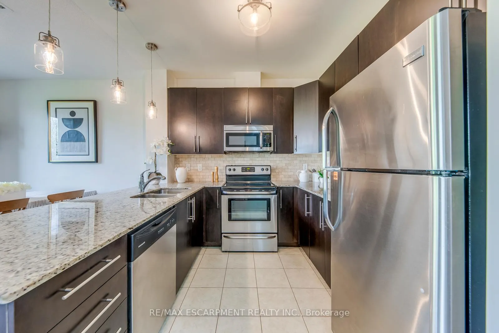 Photo 8 of Unit 217, 33 Whitmer Street, Milton, Scott — HOMEH