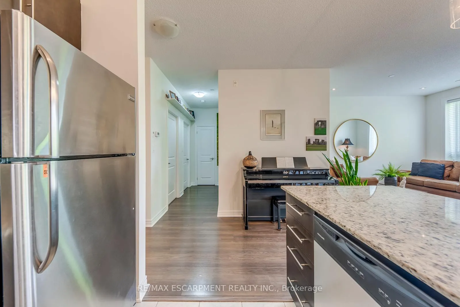 Photo 11 of Unit 217, 33 Whitmer Street, Milton, Scott — HOMEH