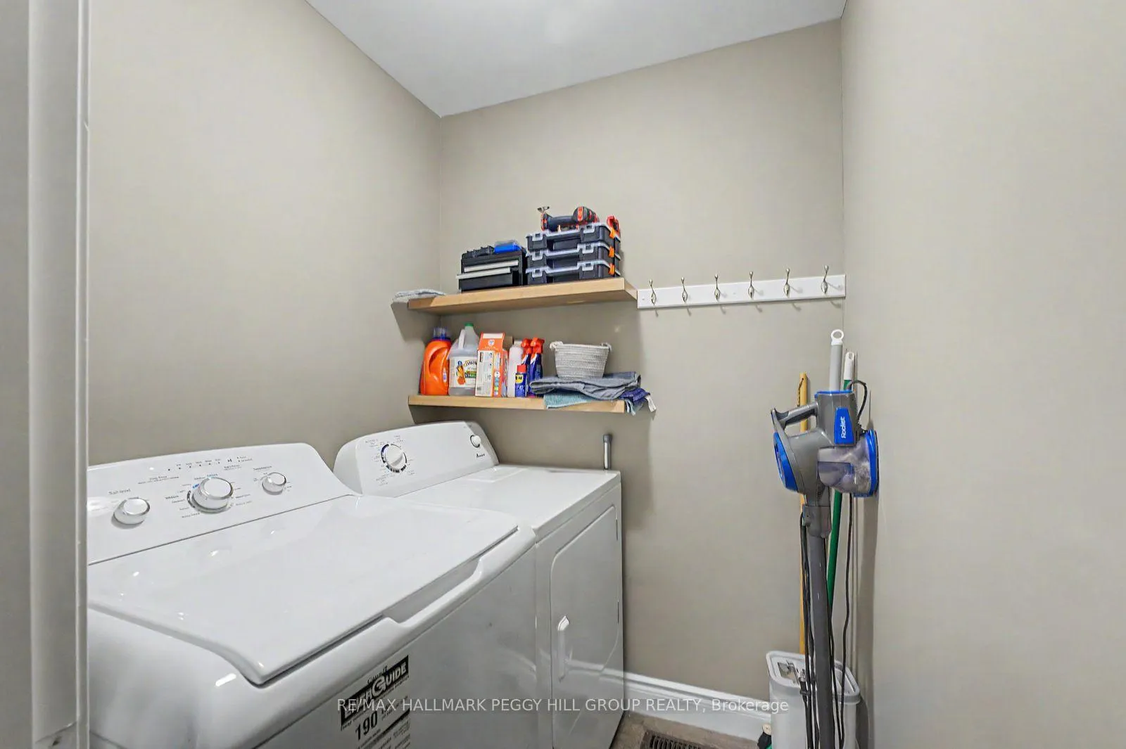 Photo 12 of Unit Upper, 89 Hadden Crescent, Barrie, Cundles East — HOMEH