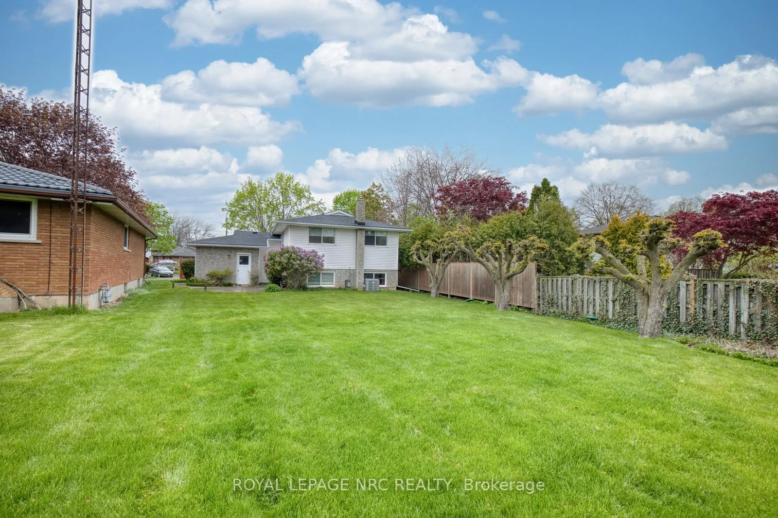 Photo 3 of 74 Shoreline Drive, St. Catharines, Lakeshore — HOMEH