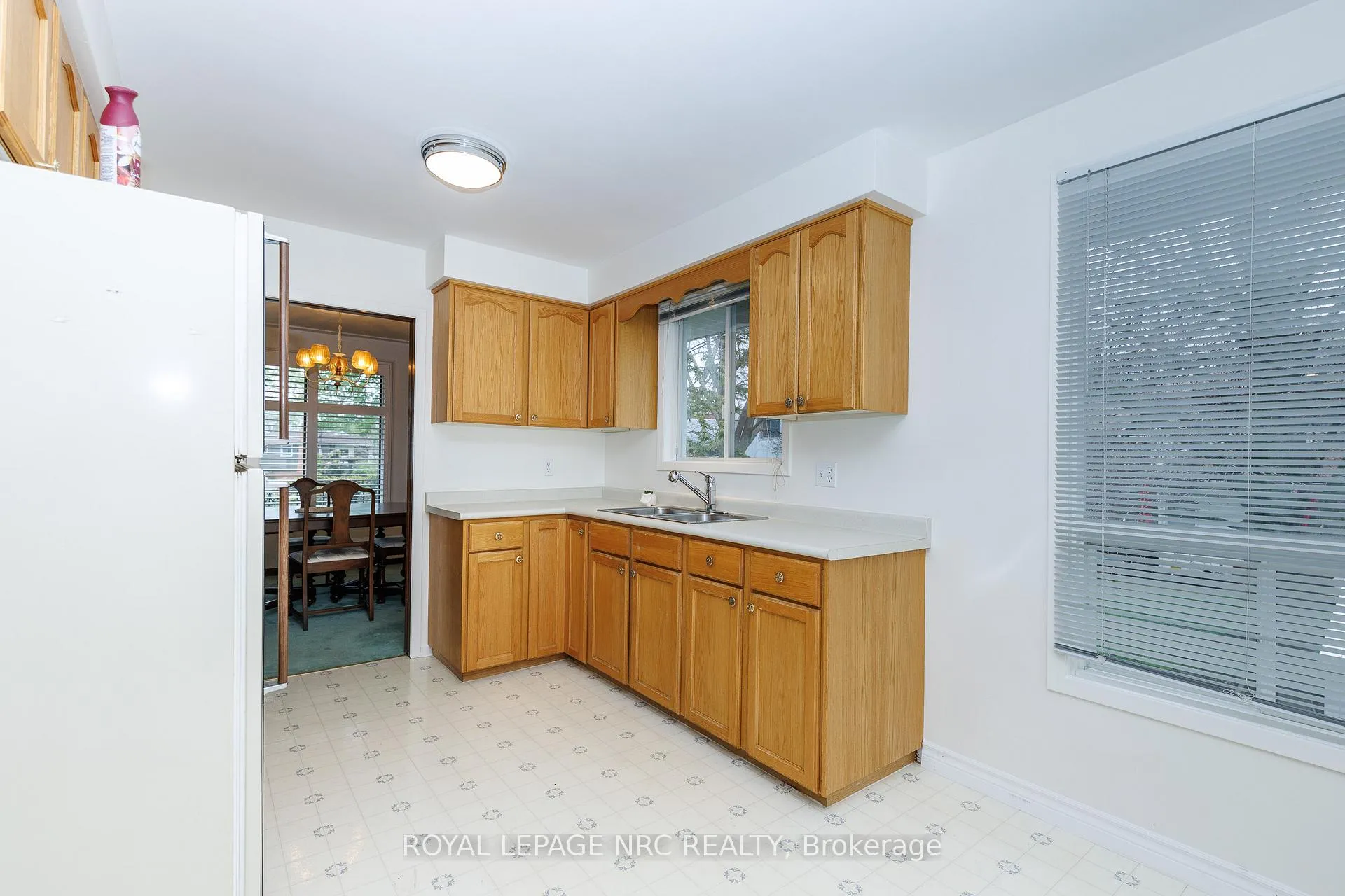 Photo 9 of 74 Shoreline Drive, St. Catharines, Lakeshore — HOMEH