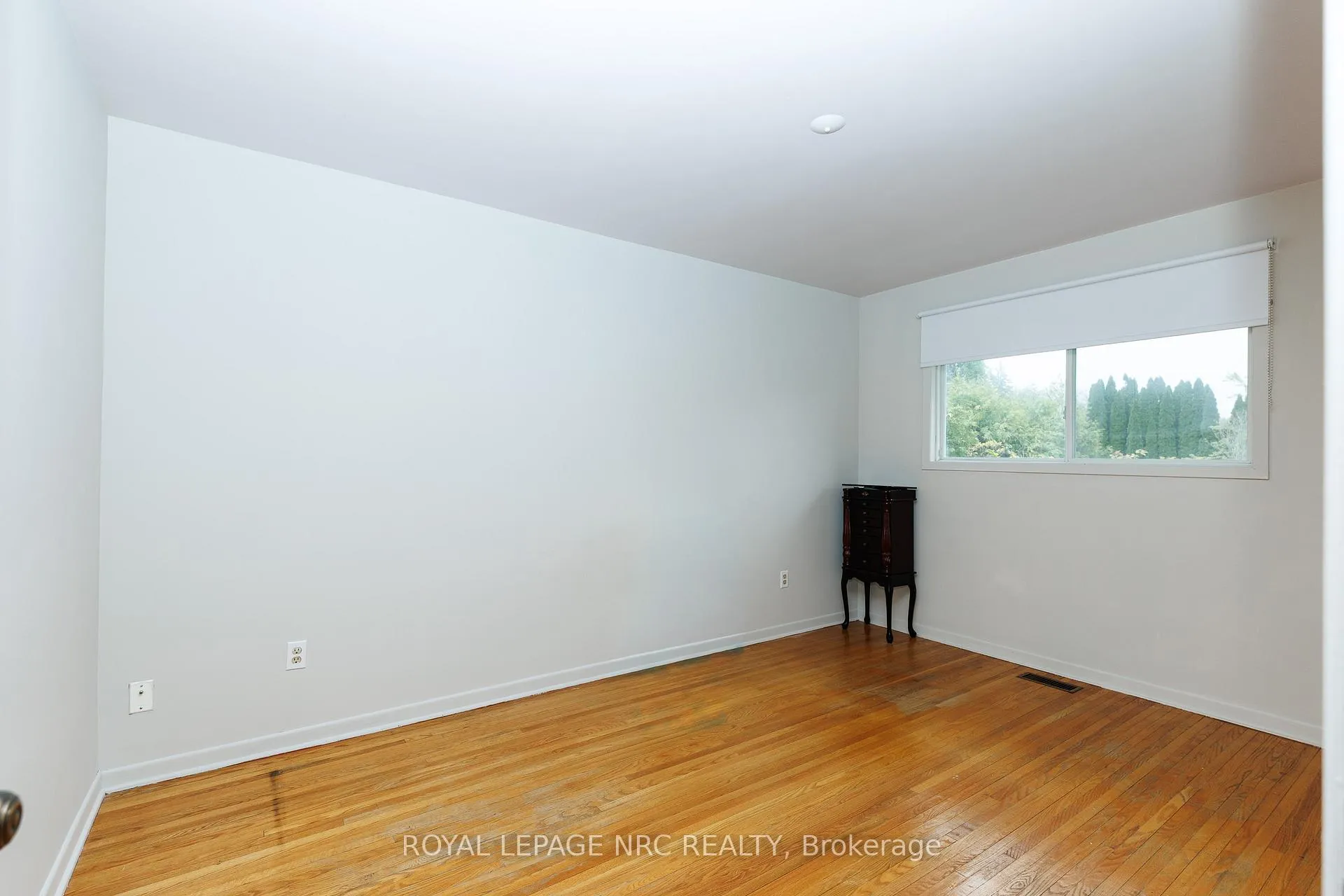 Photo 16 of 74 Shoreline Drive, St. Catharines, Lakeshore — HOMEH