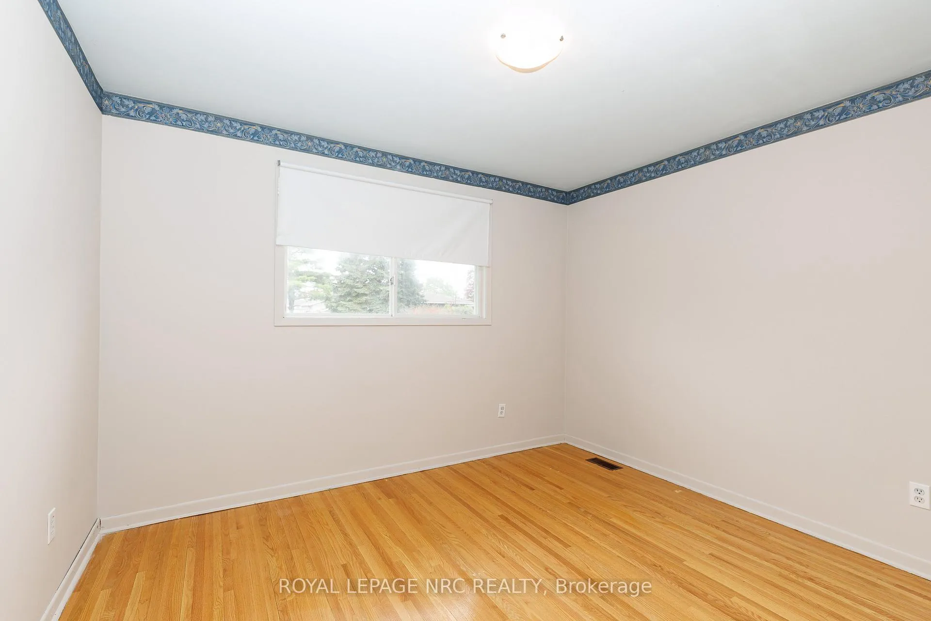 Photo 18 of 74 Shoreline Drive, St. Catharines, Lakeshore — HOMEH